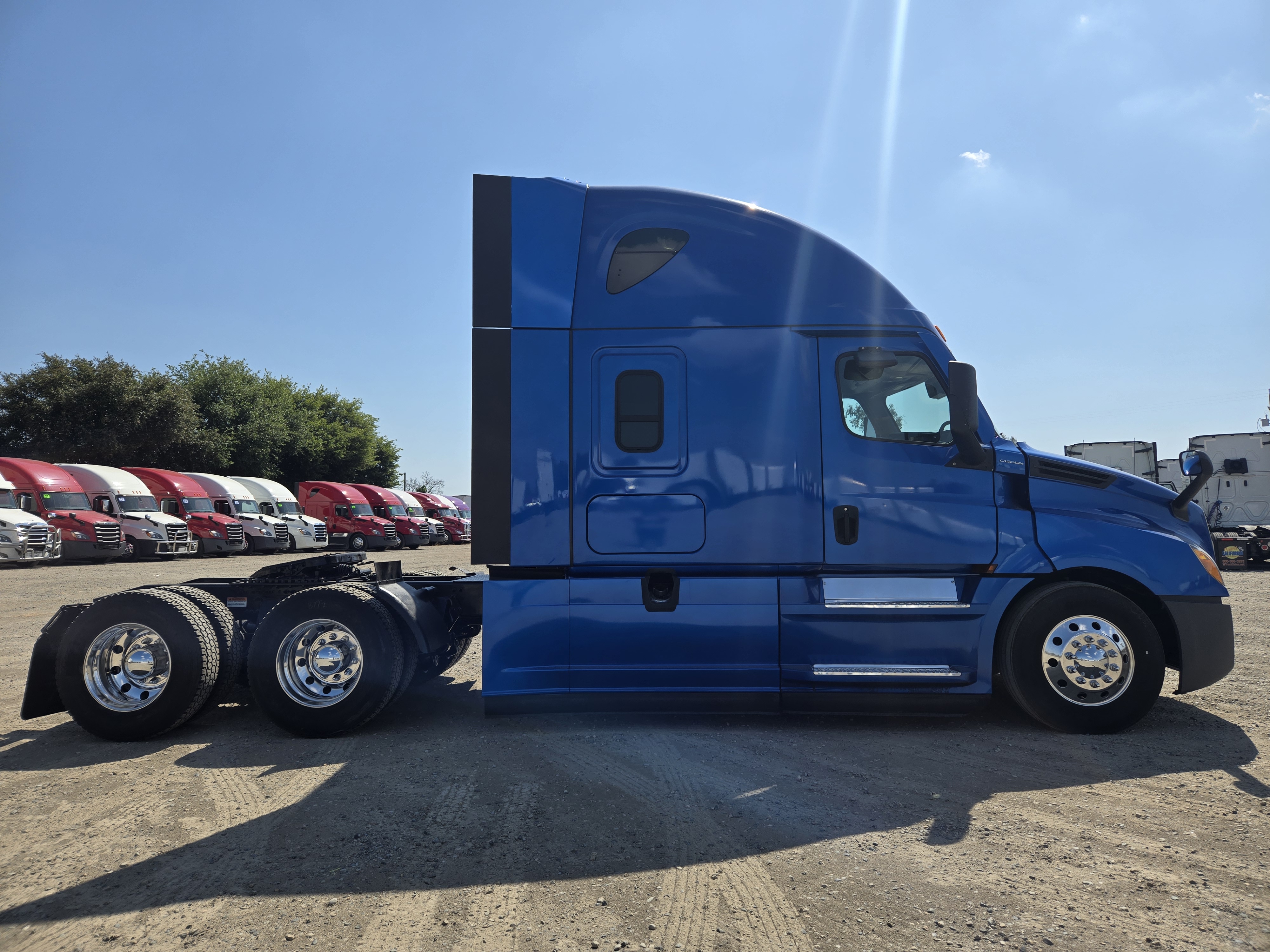 2021 FREIGHTLINER CASCADIA 126SLP - image 7