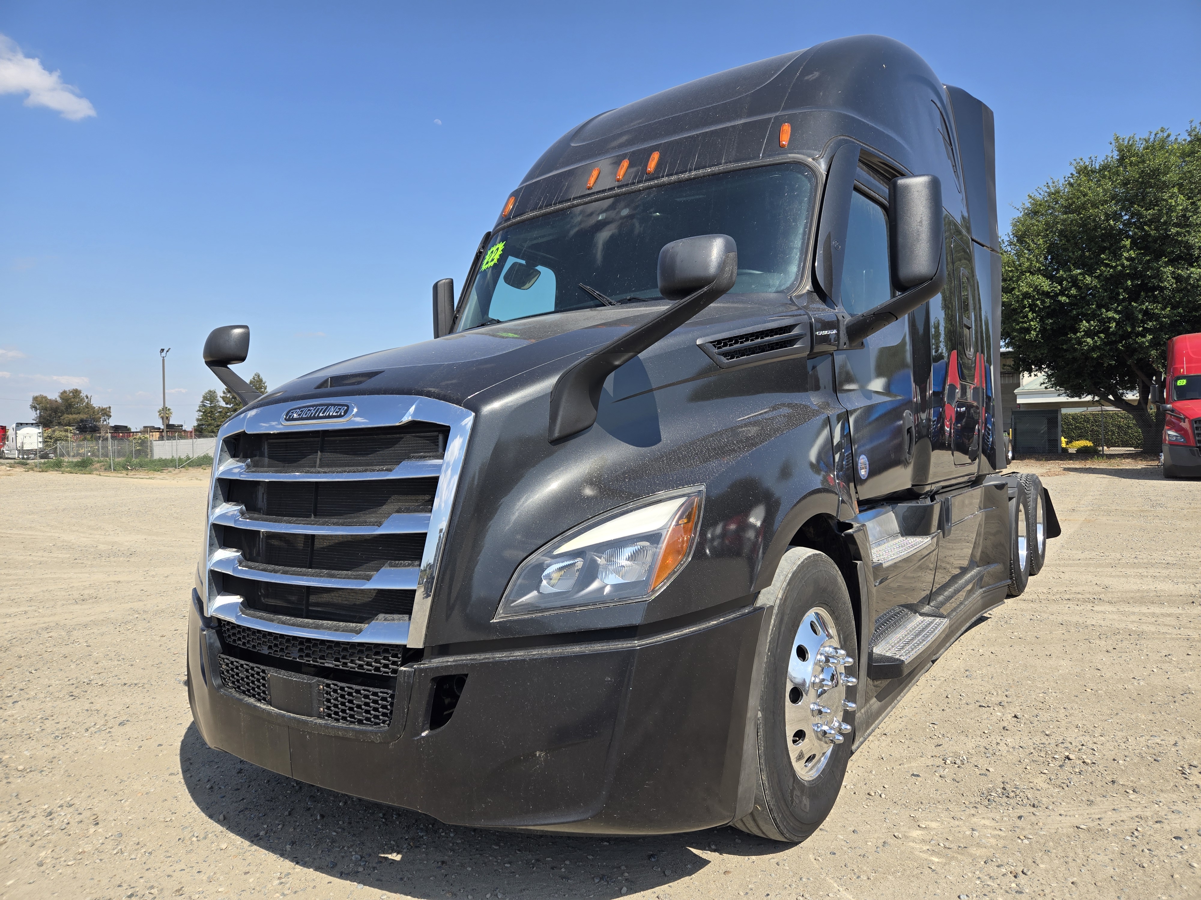 2022 Freightliner Cascadia in Fresno, CA