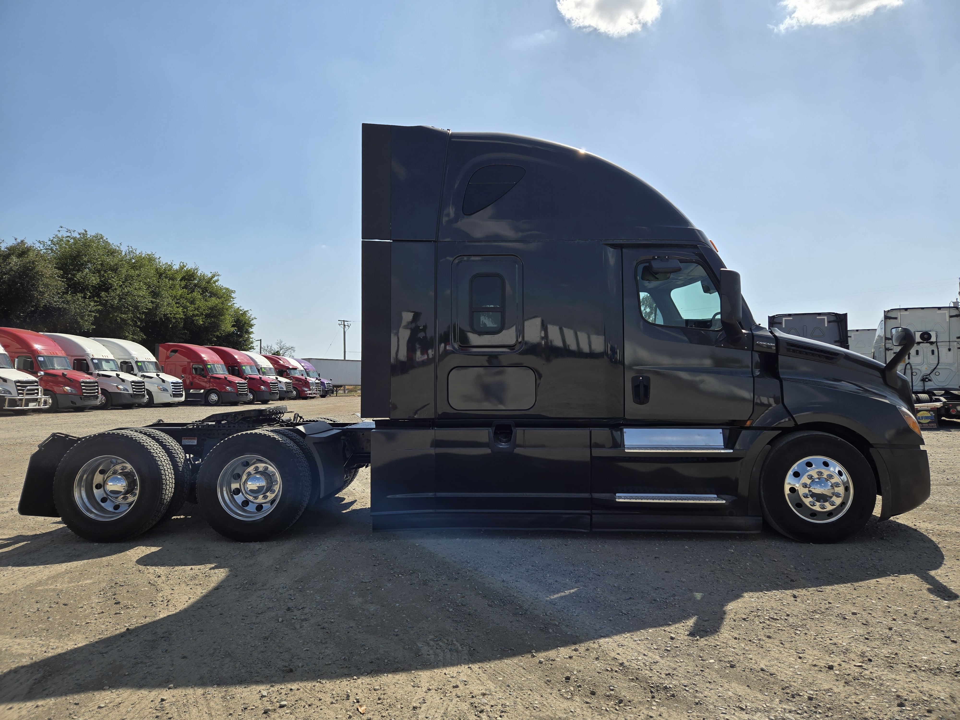 2022 FREIGHTLINER CASCADIA 126SLP - image 6