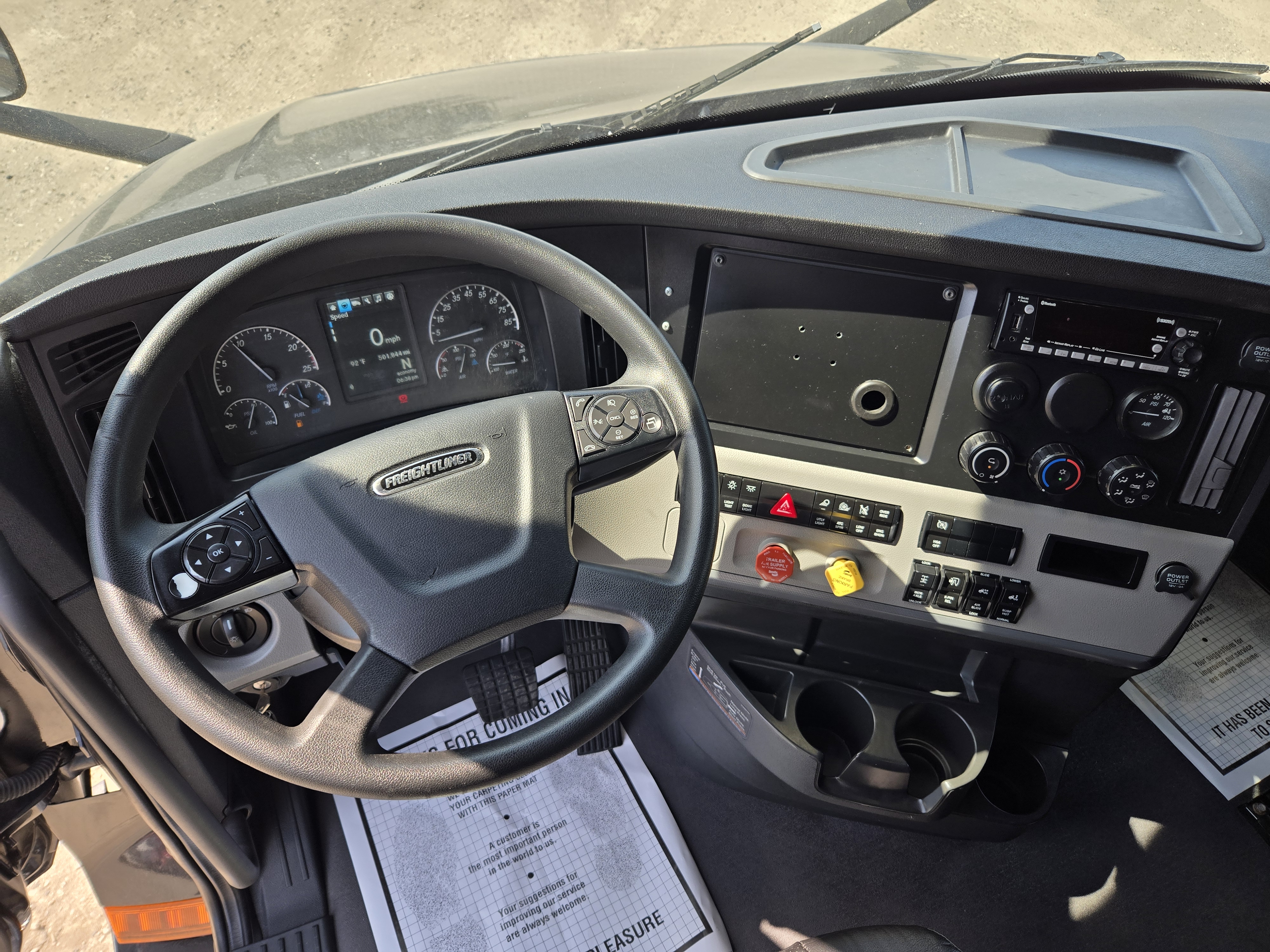 2022 FREIGHTLINER CASCADIA 126SLP - image 17