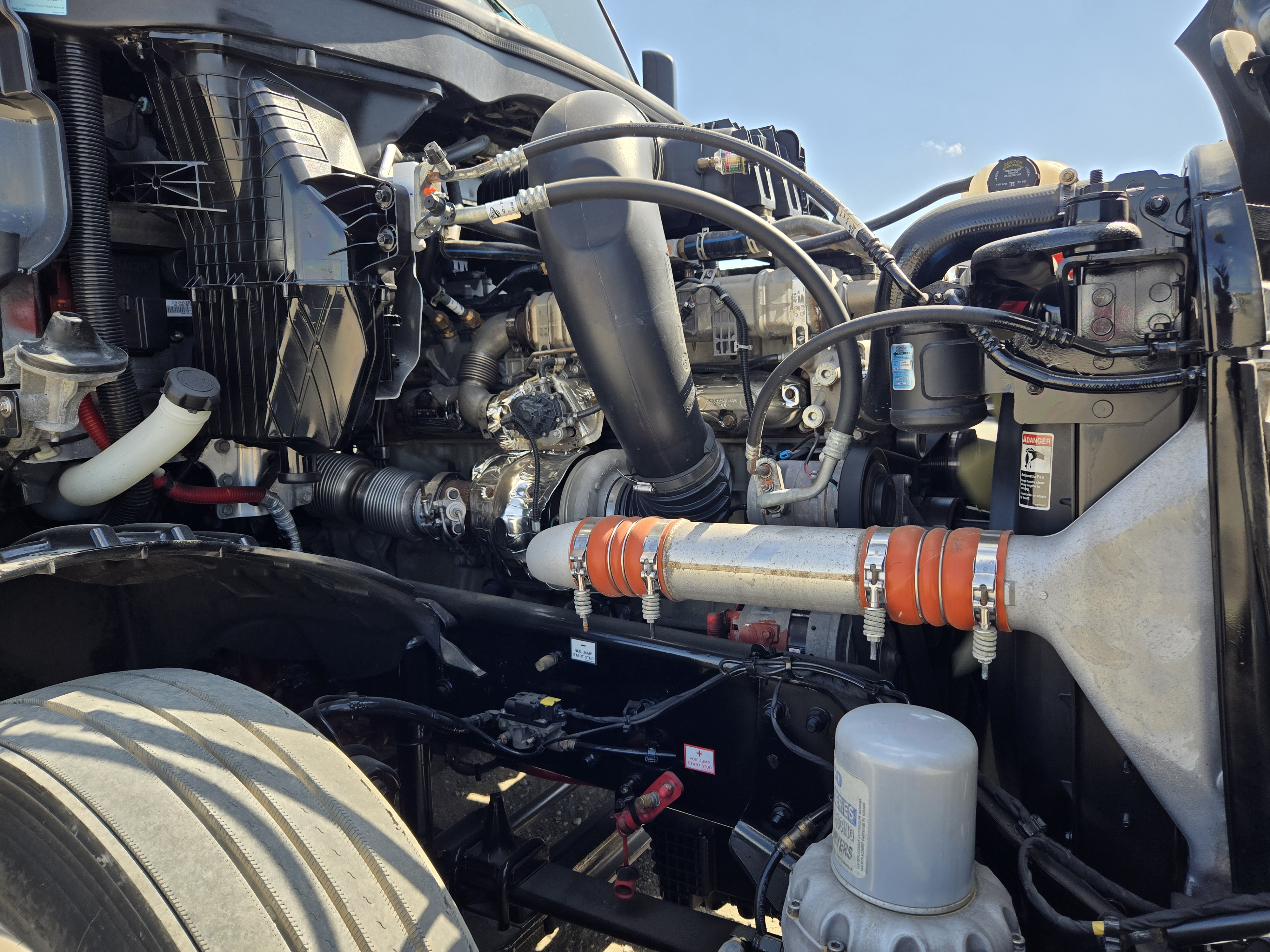 2022 FREIGHTLINER CASCADIA 126SLP - image 9