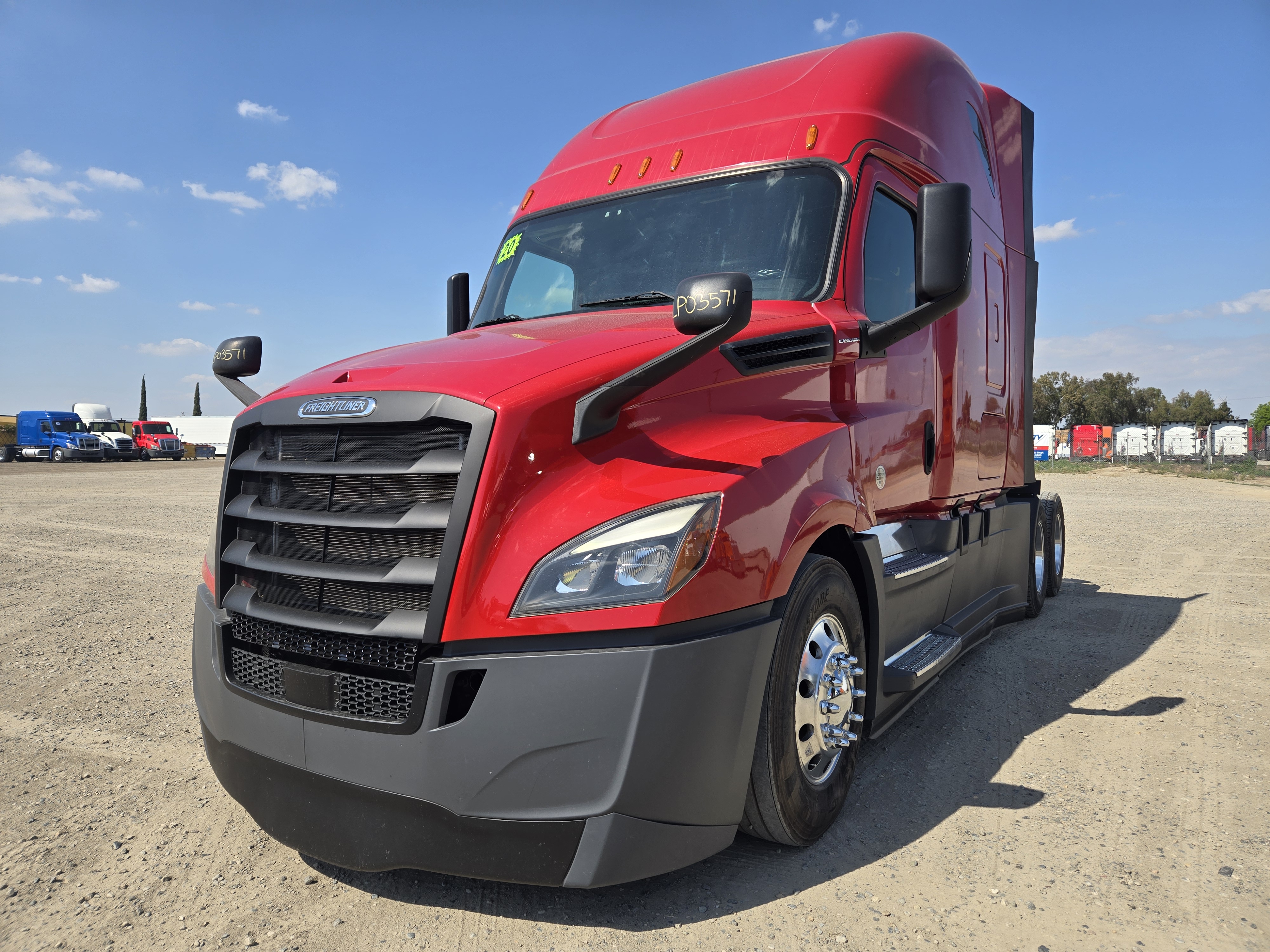2020 FREIGHTLINER CASCADIA 126SLP - image 1