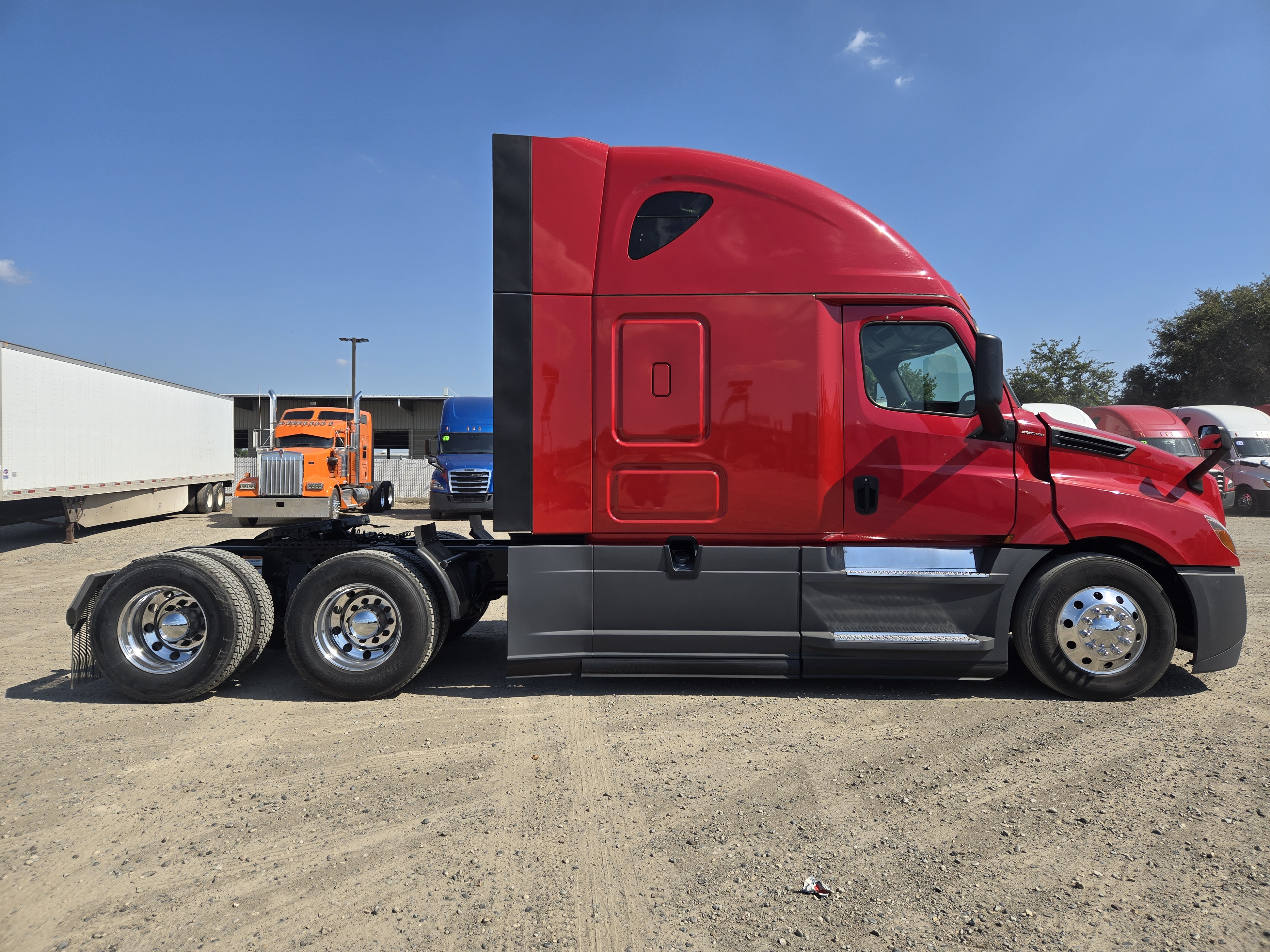 2020 FREIGHTLINER CASCADIA 126SLP - image 7