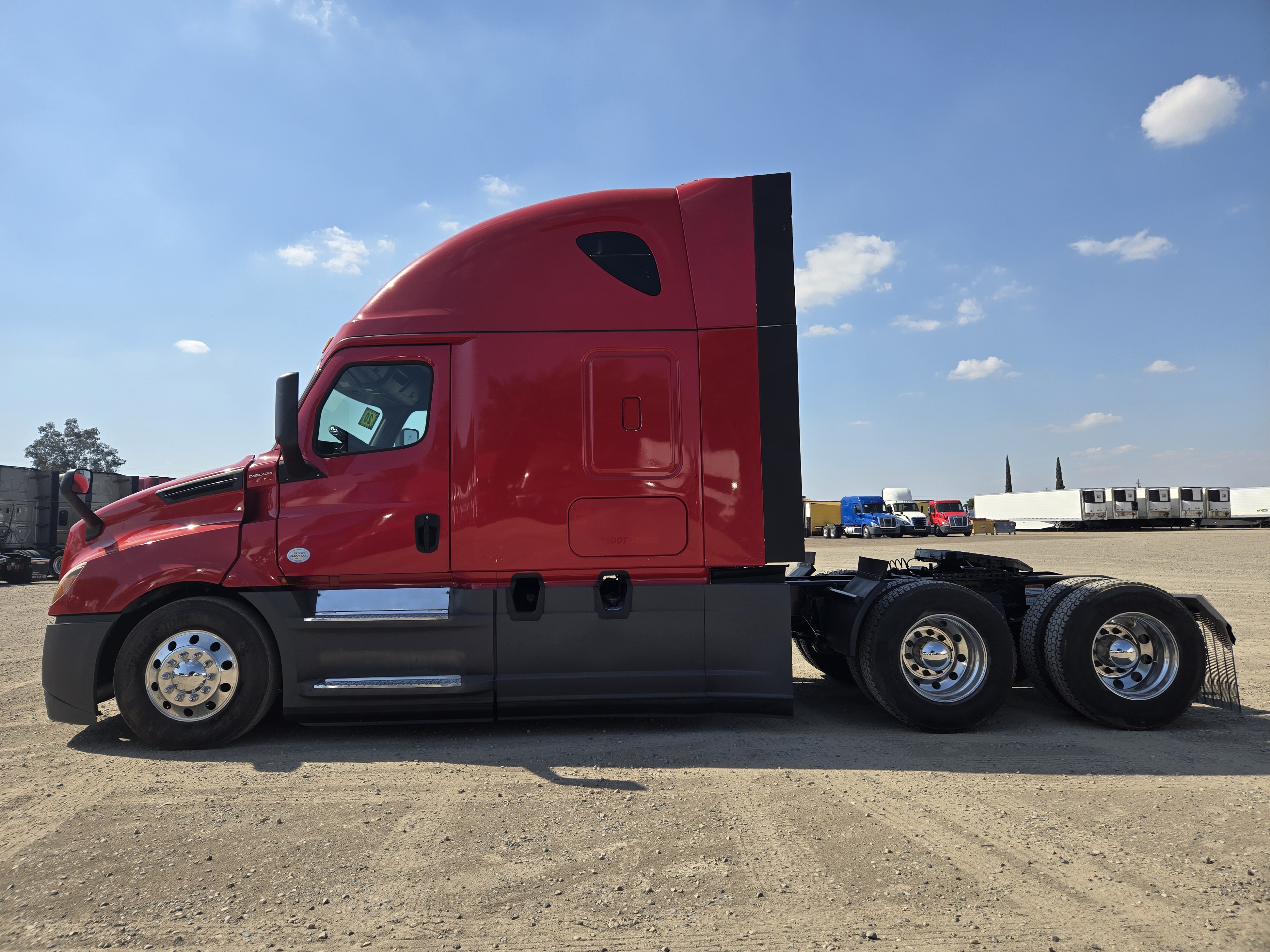 2020 FREIGHTLINER CASCADIA 126SLP - image 3