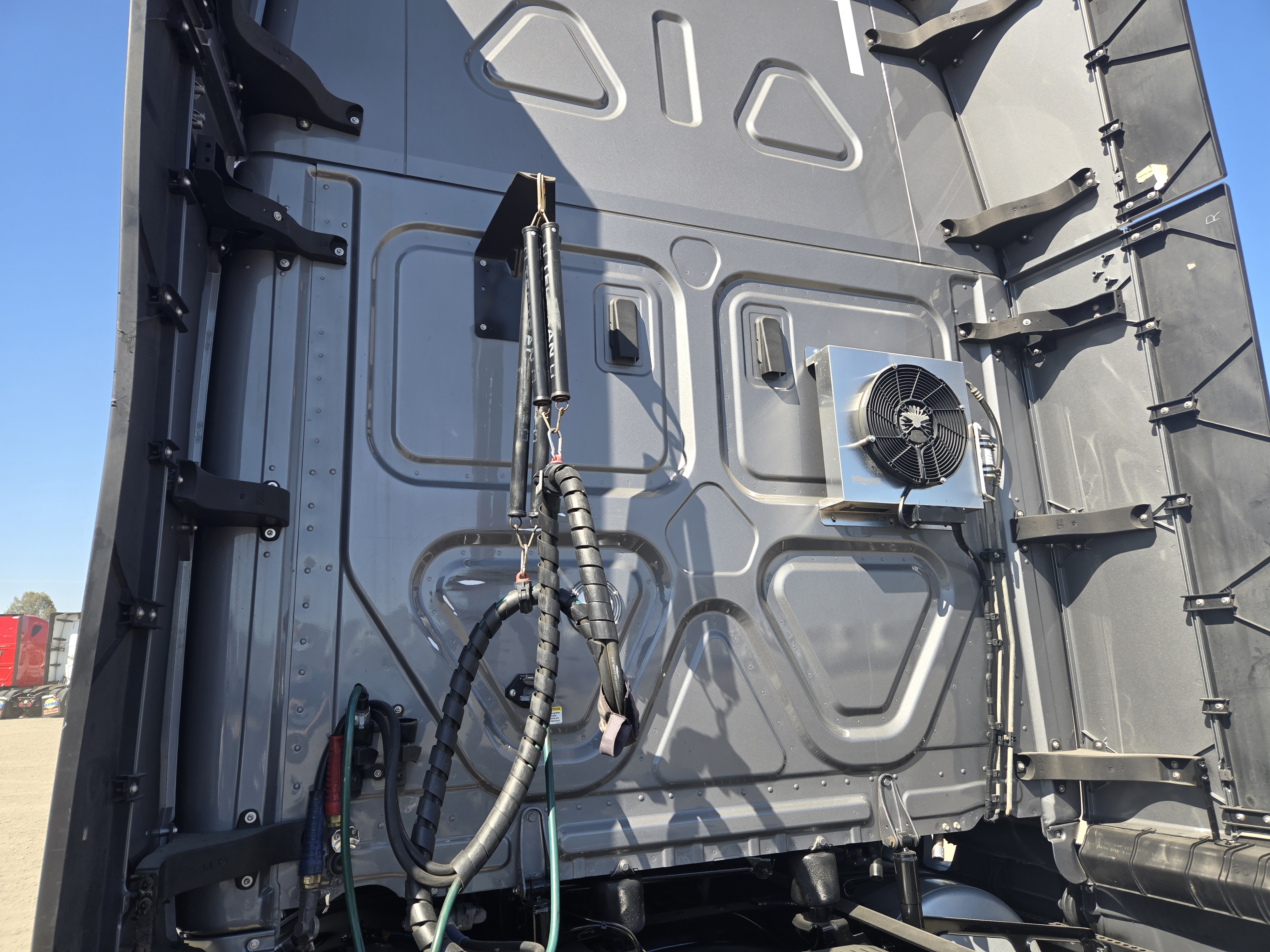 2021 FREIGHTLINER CASCADIA 126SLP - image 6