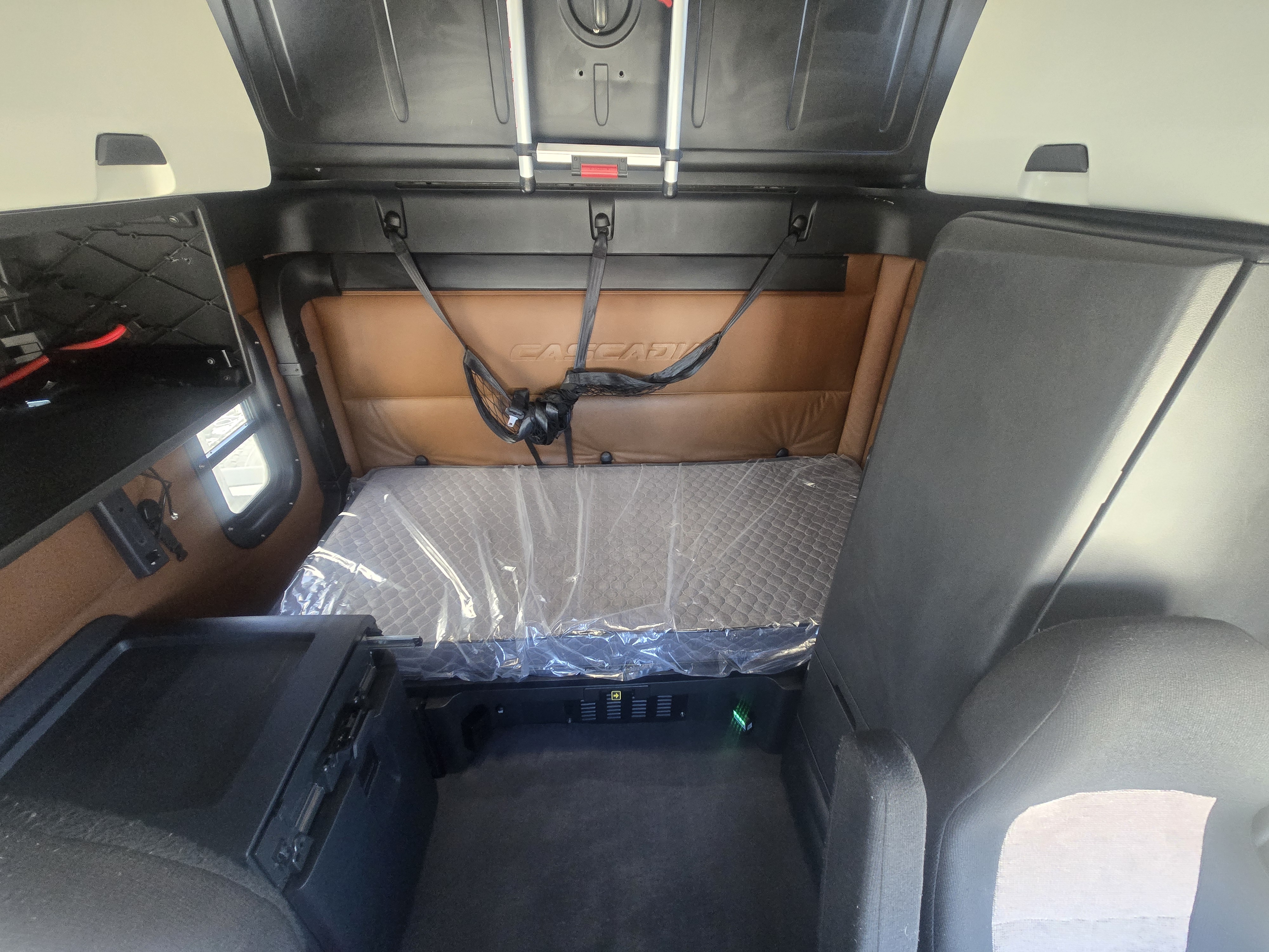 2021 FREIGHTLINER CASCADIA 126SLP - image 19