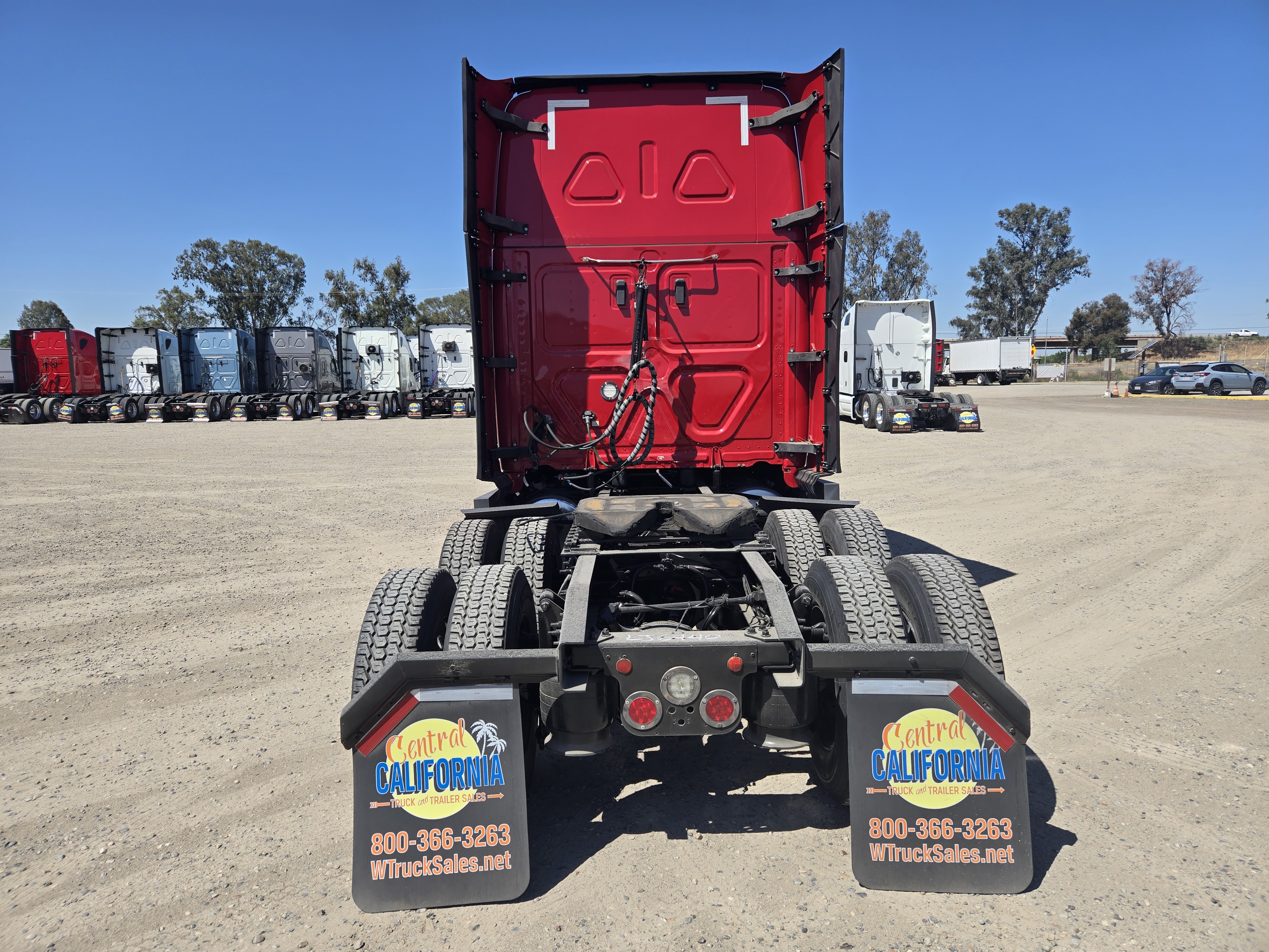 2020 FREIGHTLINER CASCADIA 126SLP - image 5