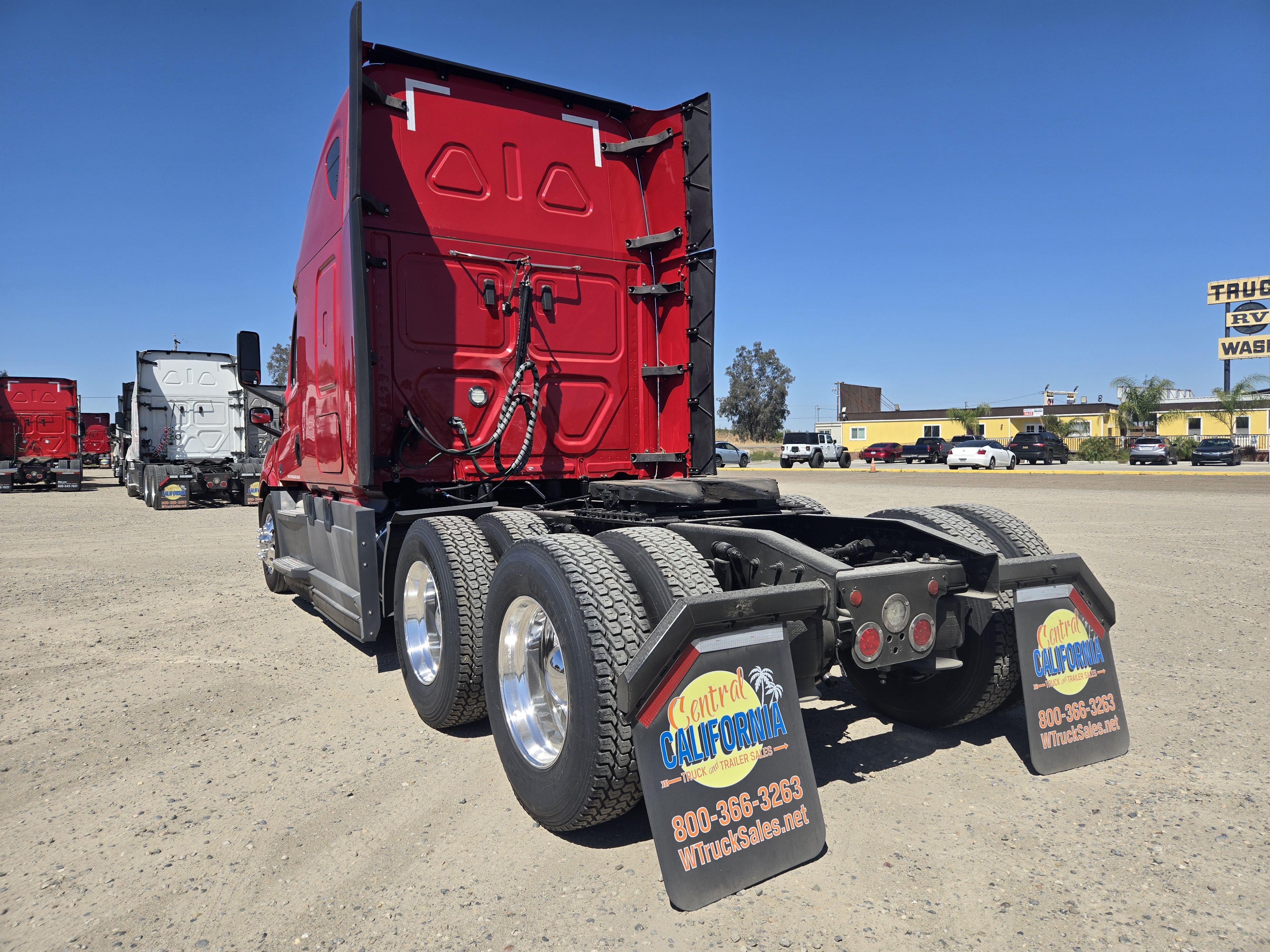 2020 FREIGHTLINER CASCADIA 126SLP - image 4