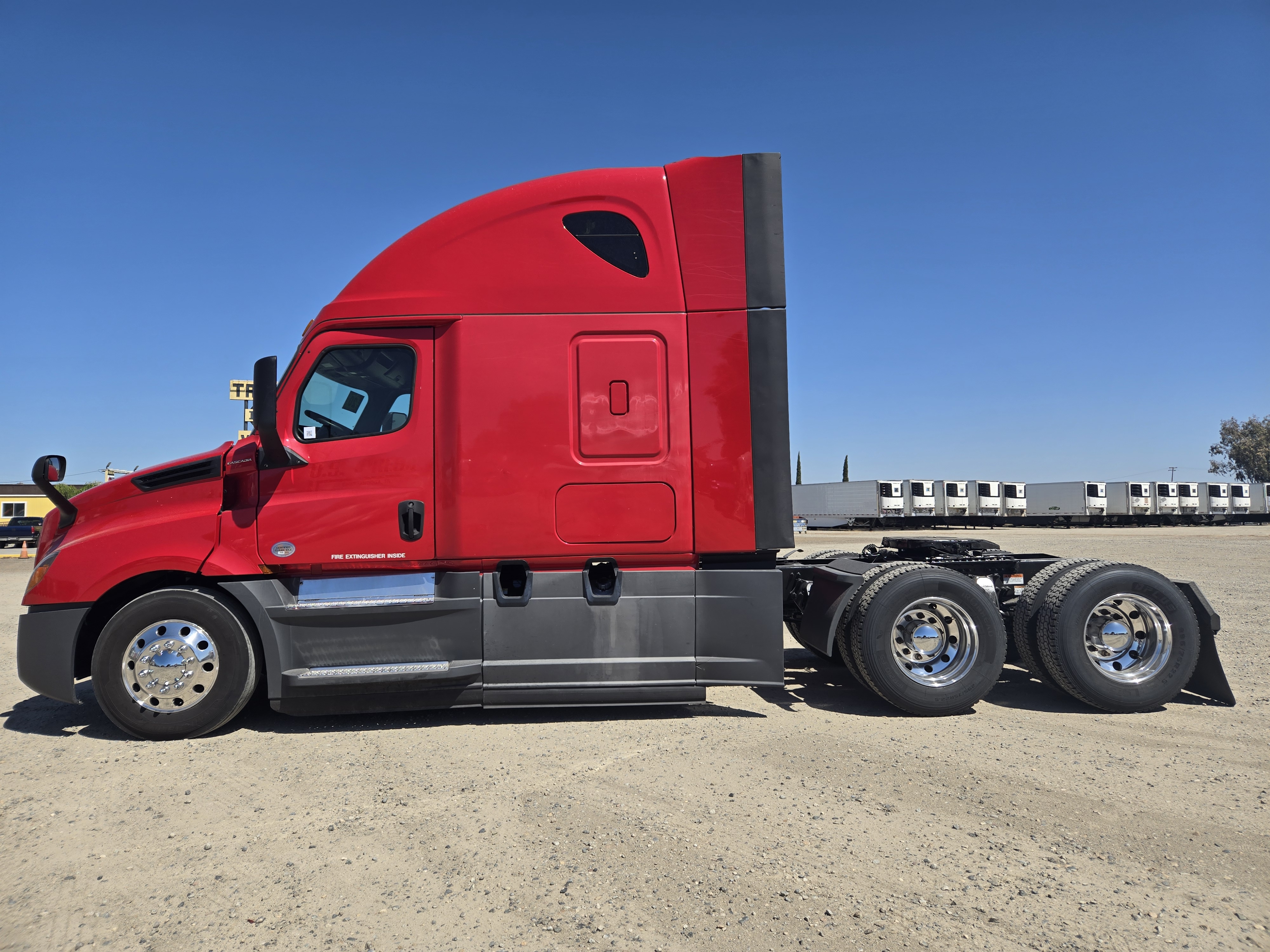 2020 FREIGHTLINER CASCADIA 126SLP - image 3