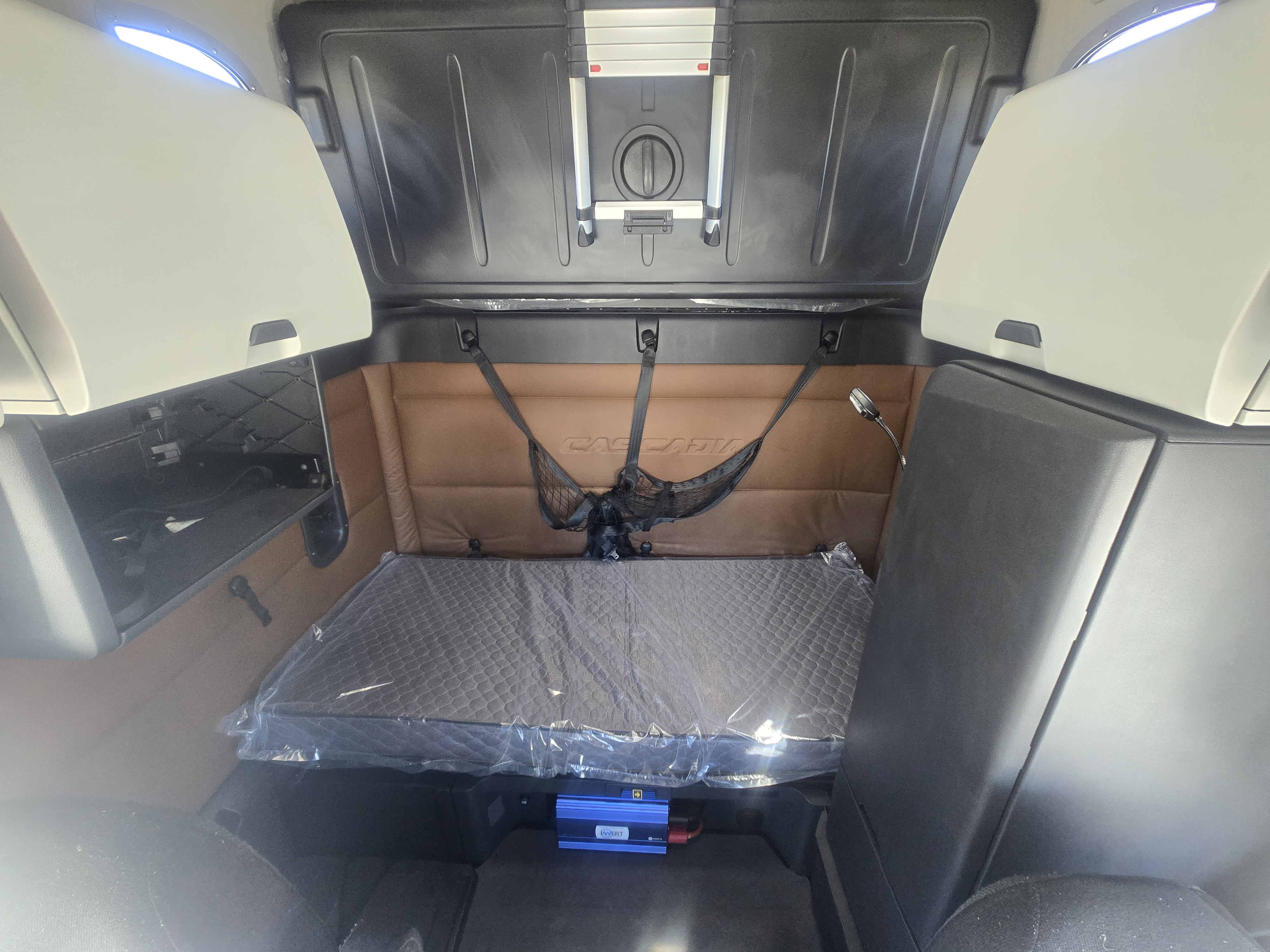 2020 FREIGHTLINER CASCADIA 126SLP - image 17