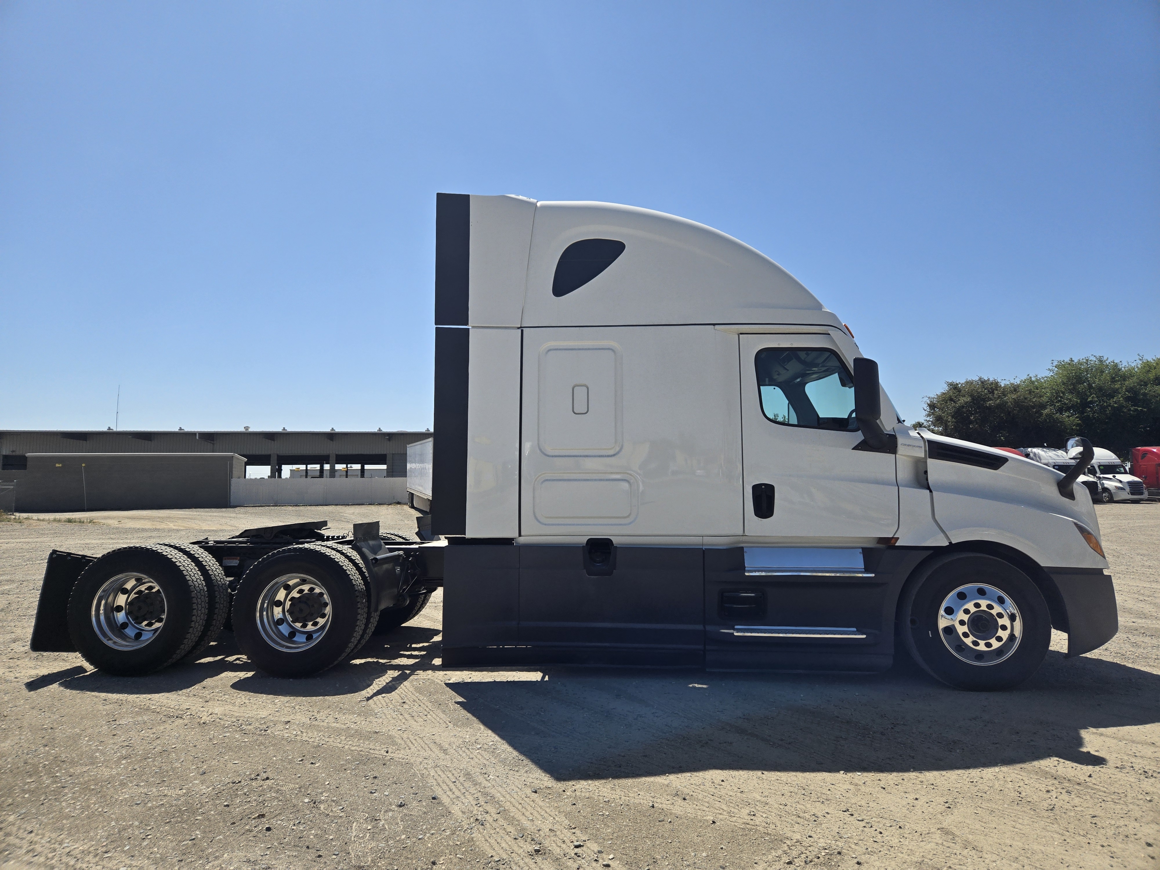 2023 FREIGHTLINER CASCADIA 126SLP - image 6