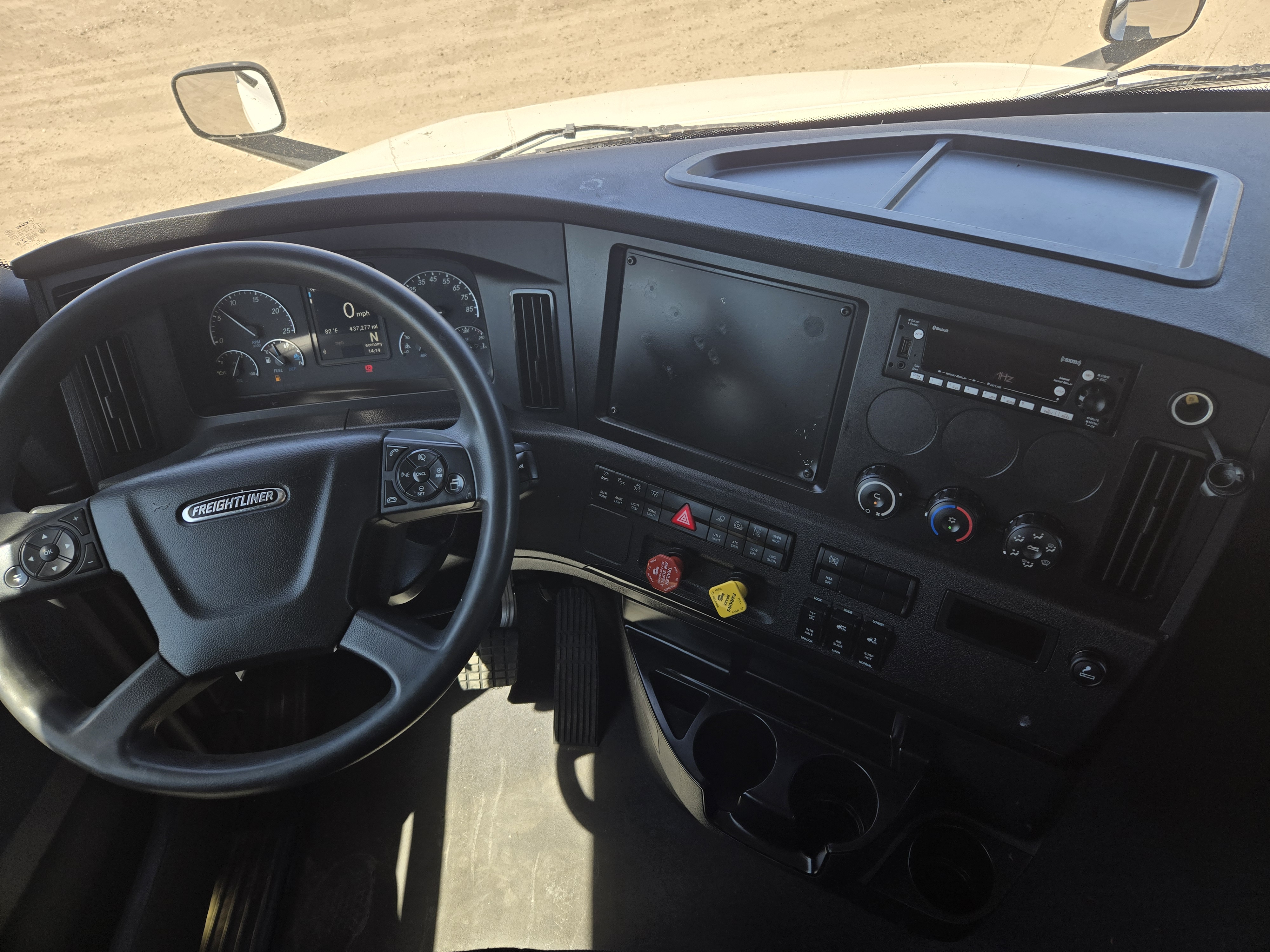 2023 FREIGHTLINER CASCADIA 126SLP - image 16