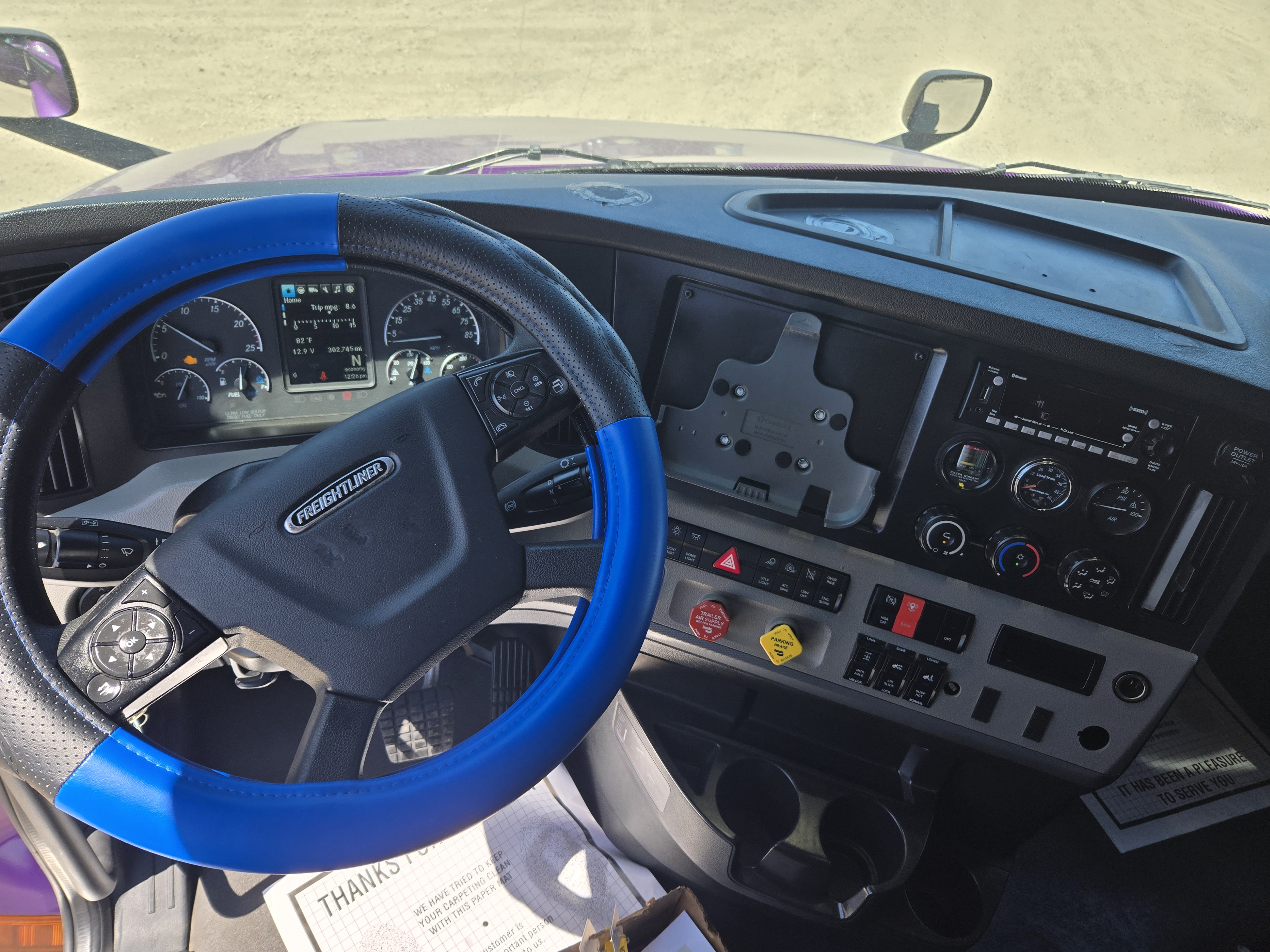 2022 FREIGHTLINER CASCADIA 126SLP - image 17