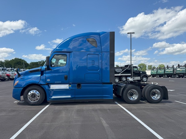 FREIGHTLINER CASCADIA 126SLP 2020