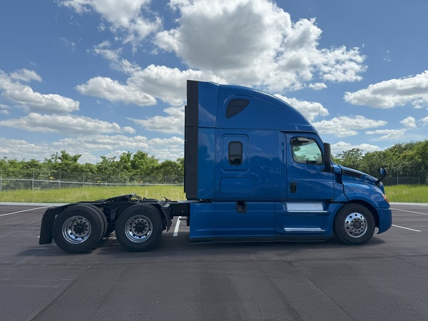 FREIGHTLINER CASCADIA 126SLP 2020