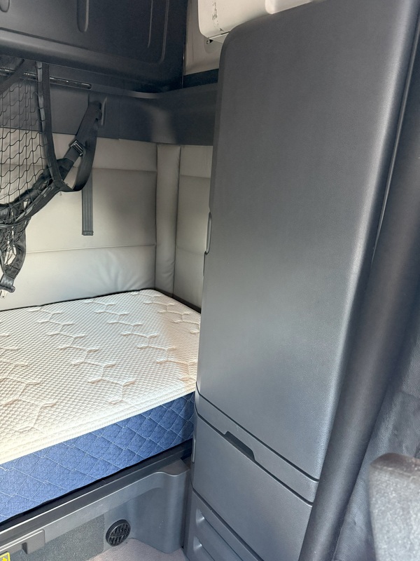 FREIGHTLINER CASCADIA 126SLP 2020