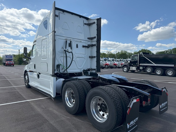 FREIGHTLINER CASCADIA 126SLP 2020