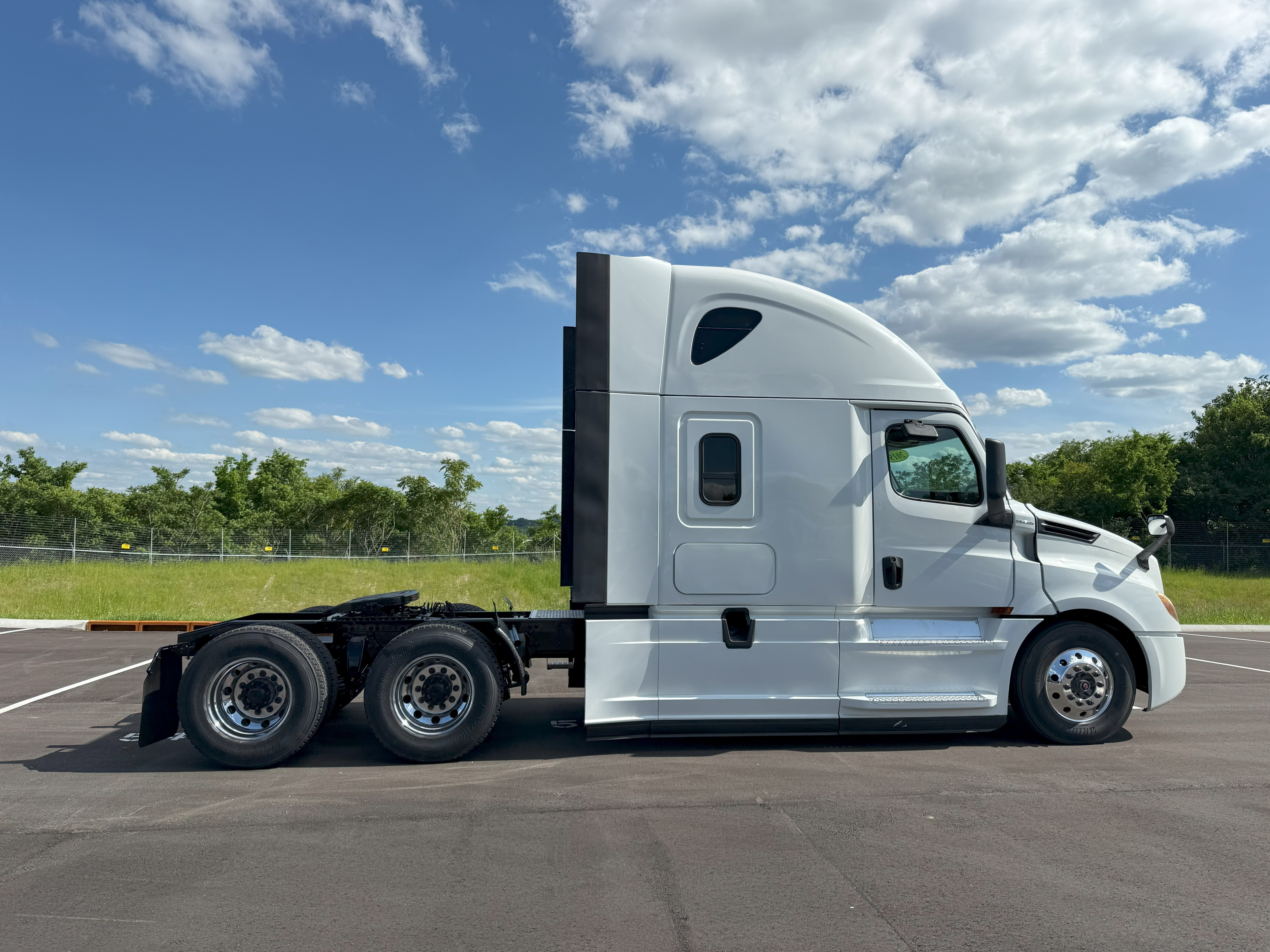 2019 FREIGHTLINER CASCADIA 126SLP - image 6