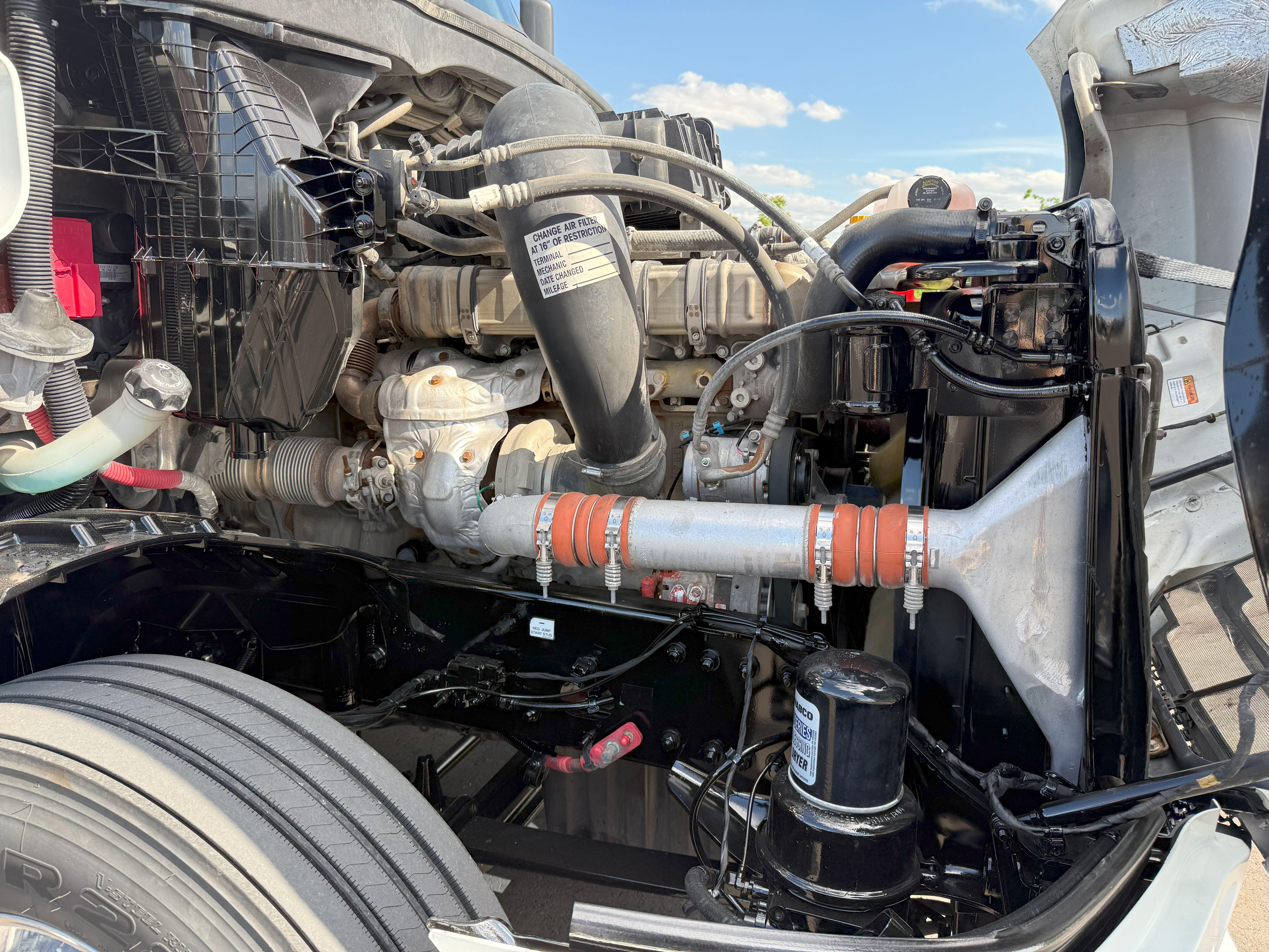 2019 FREIGHTLINER CASCADIA 126SLP - image 8