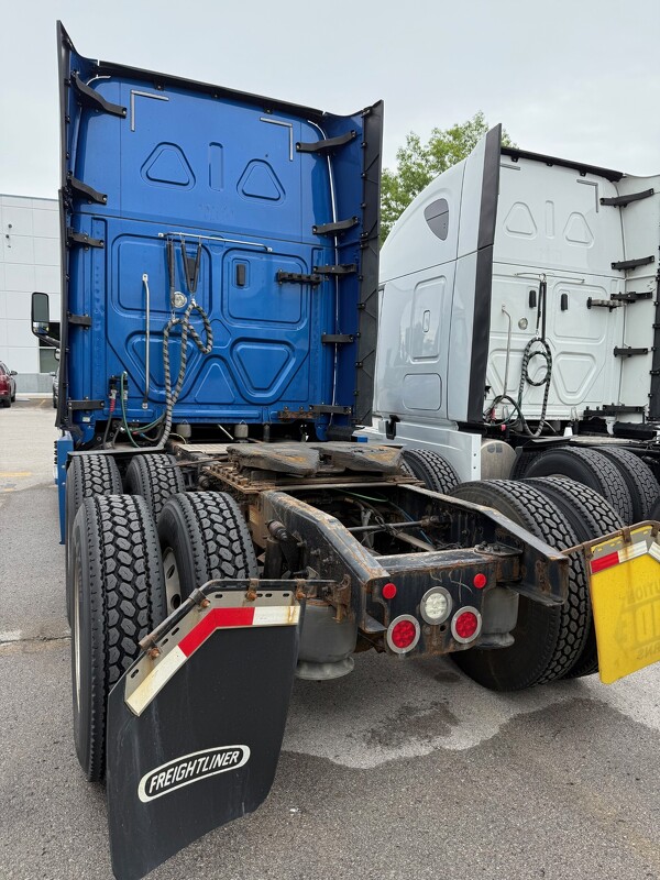 FREIGHTLINER CASCADIA 126SLP 2020