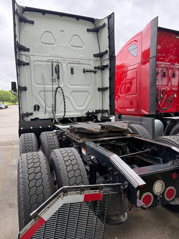 FREIGHTLINER CASCADIA 126SLP 2021