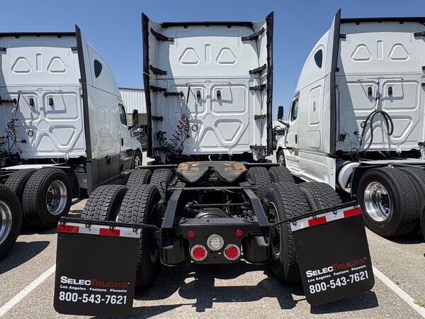 FREIGHTLINER CASCADIA 126SLP 2023