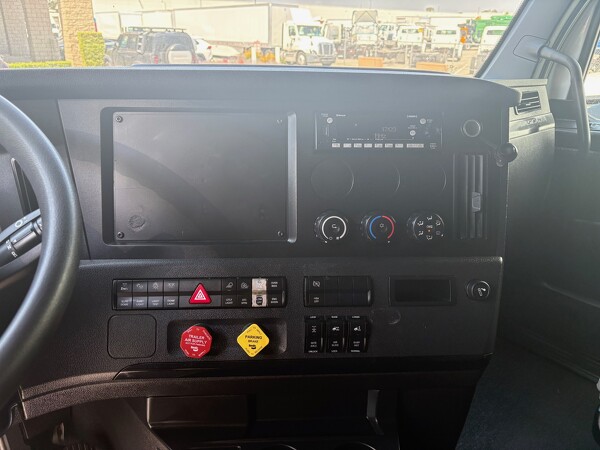 FREIGHTLINER CASCADIA 126SLP 2023