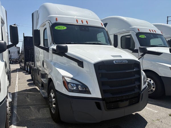 FREIGHTLINER CASCADIA 126SLP 