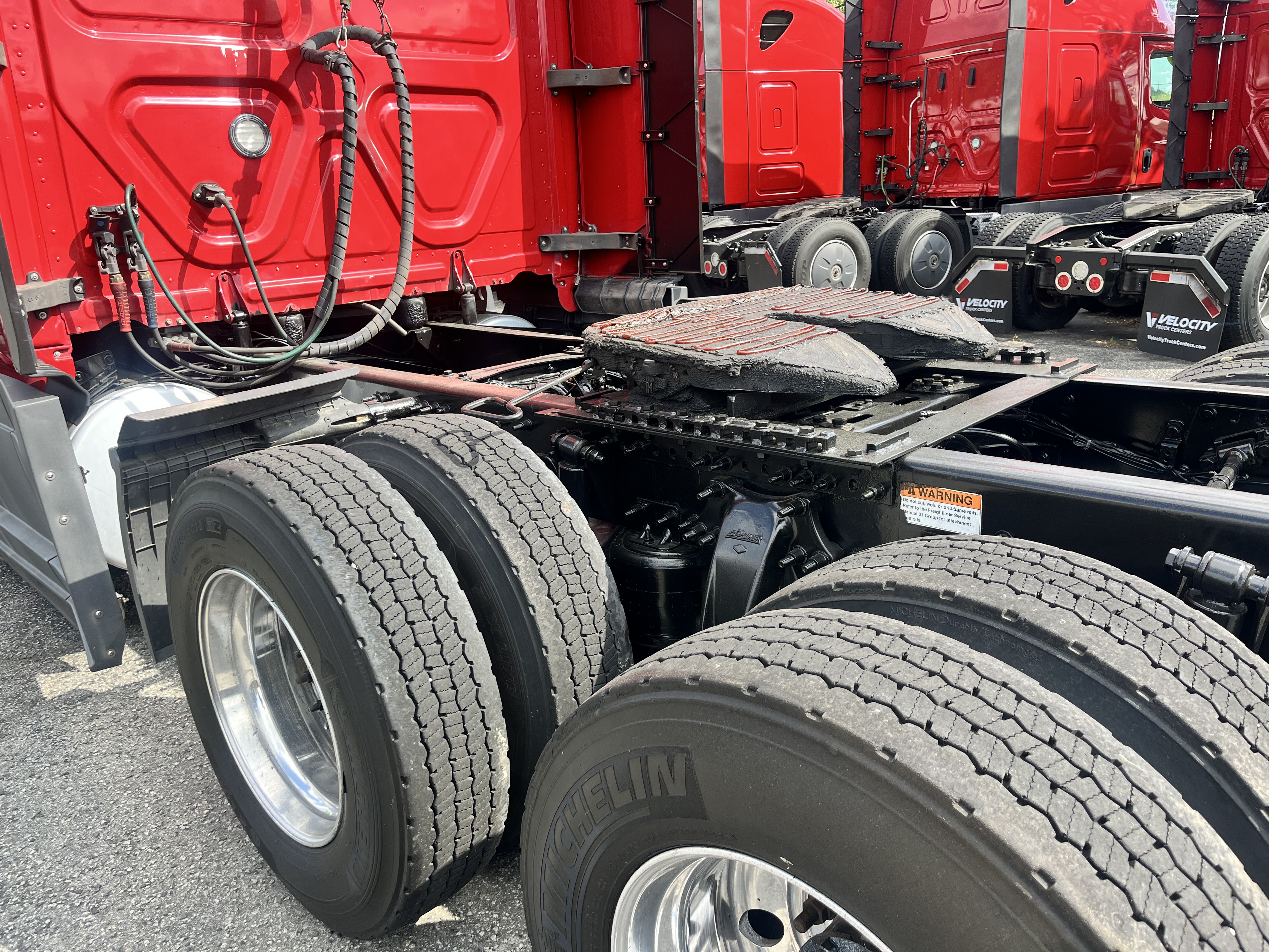 2020 FREIGHTLINER CASCADIA 126SLP - image 3