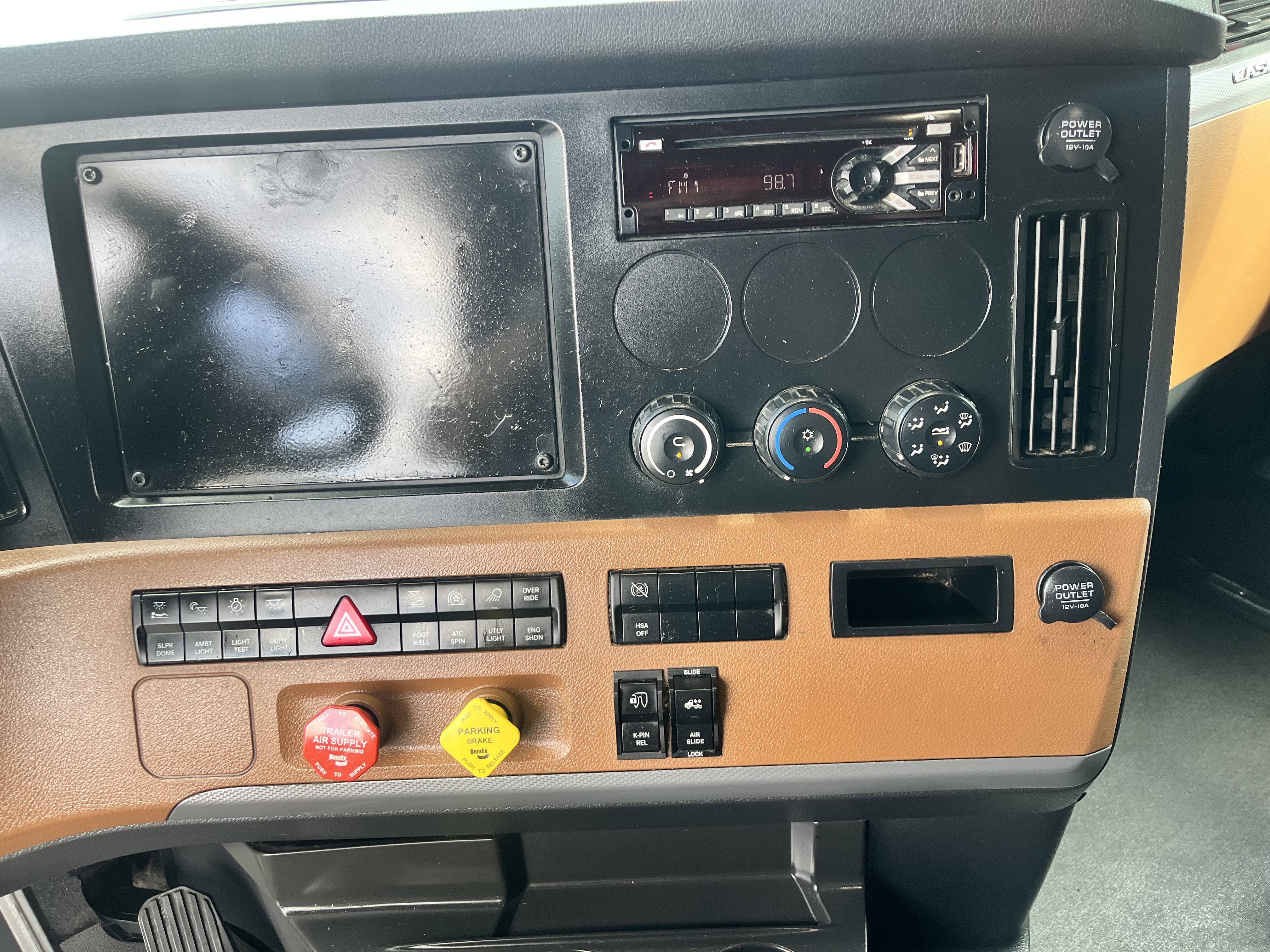 2020 FREIGHTLINER CASCADIA 126SLP - image 15