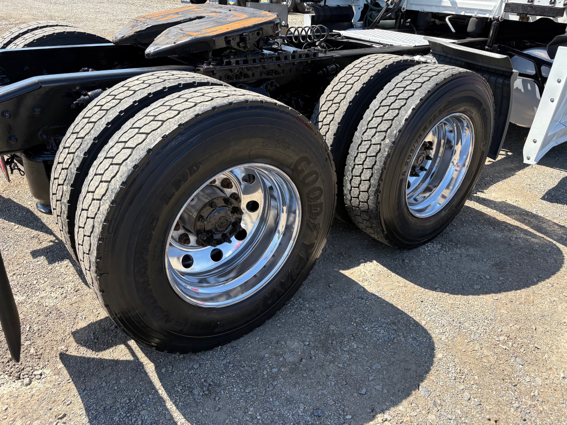 2020 FREIGHTLINER CASCADIA 126SLP - image 8