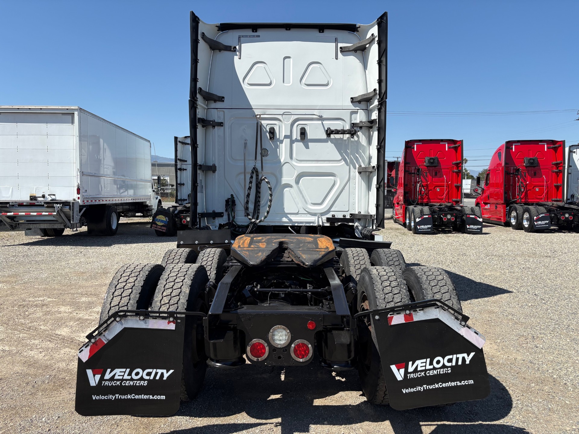 2020 FREIGHTLINER CASCADIA 126SLP - image 6