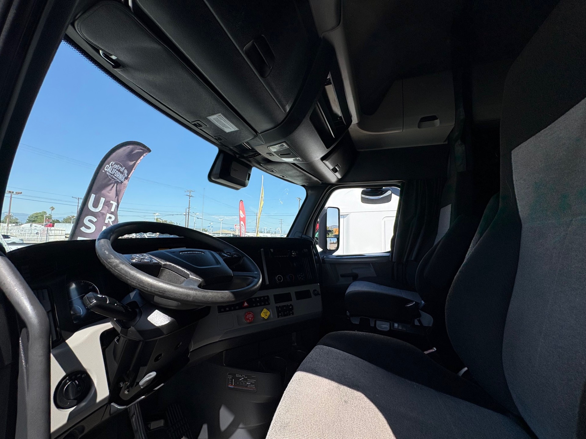 2021 FREIGHTLINER CASCADIA 126SLP - image 11