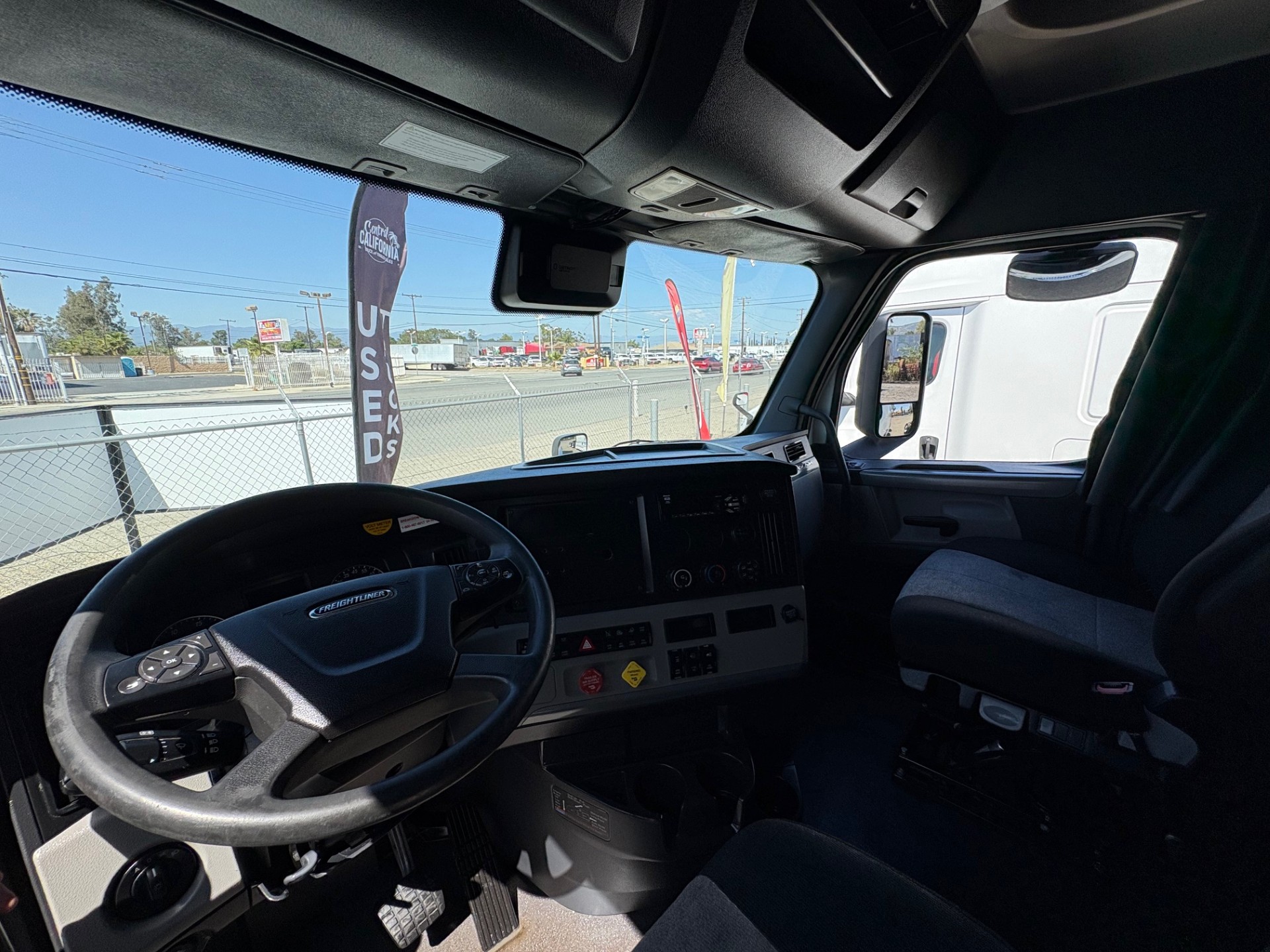 2021 FREIGHTLINER CASCADIA 126SLP - image 13