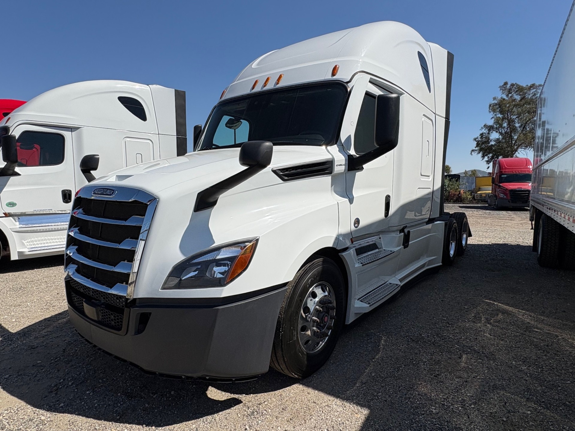 2021 FREIGHTLINER CASCADIA 126SLP - image 1