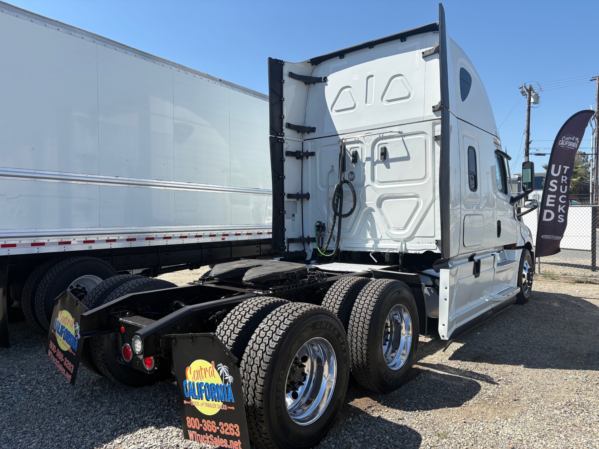2021 FREIGHTLINER CASCADIA 126SLP - image 8