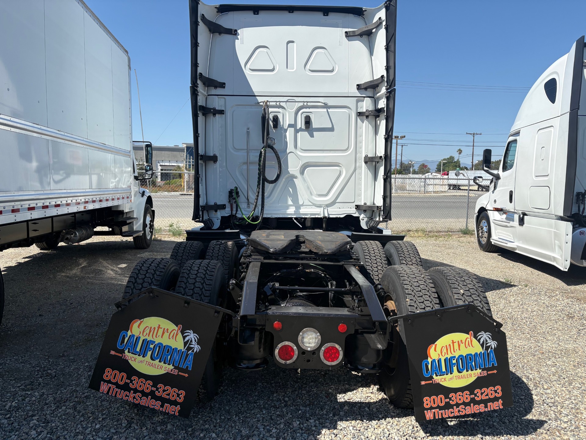 2021 FREIGHTLINER CASCADIA 126SLP - image 4