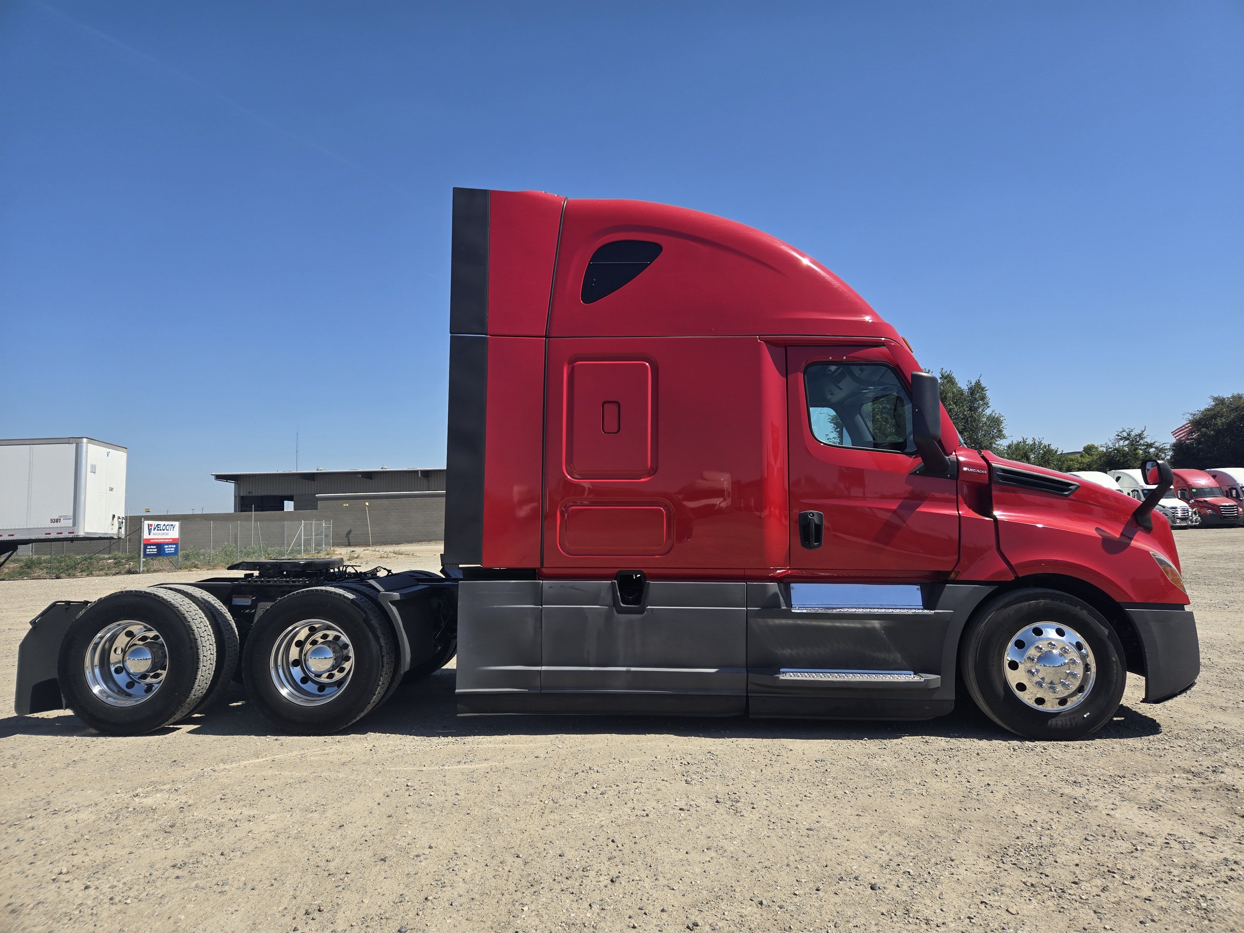 2021 FREIGHTLINER CASCADIA 126SLP - image 7