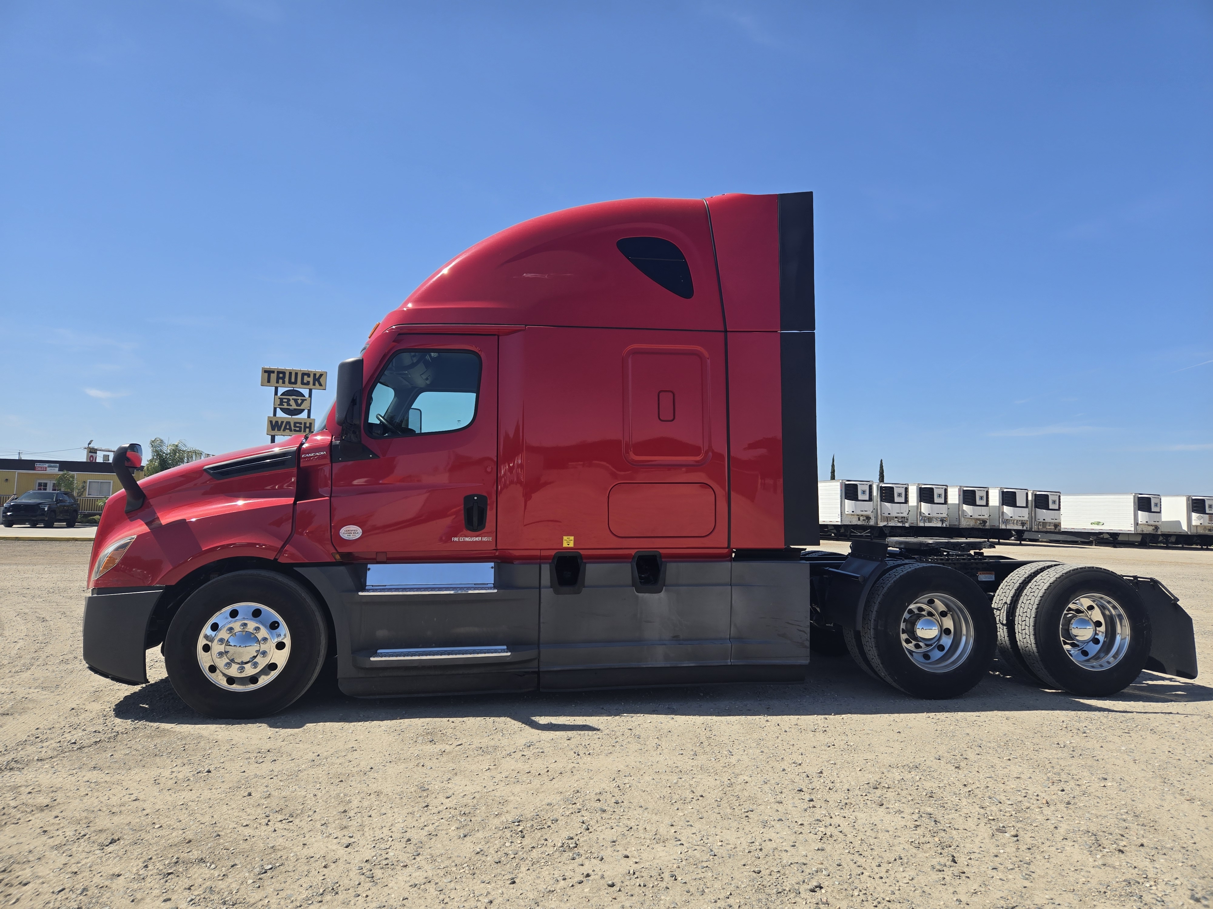 2021 FREIGHTLINER CASCADIA 126SLP - image 3