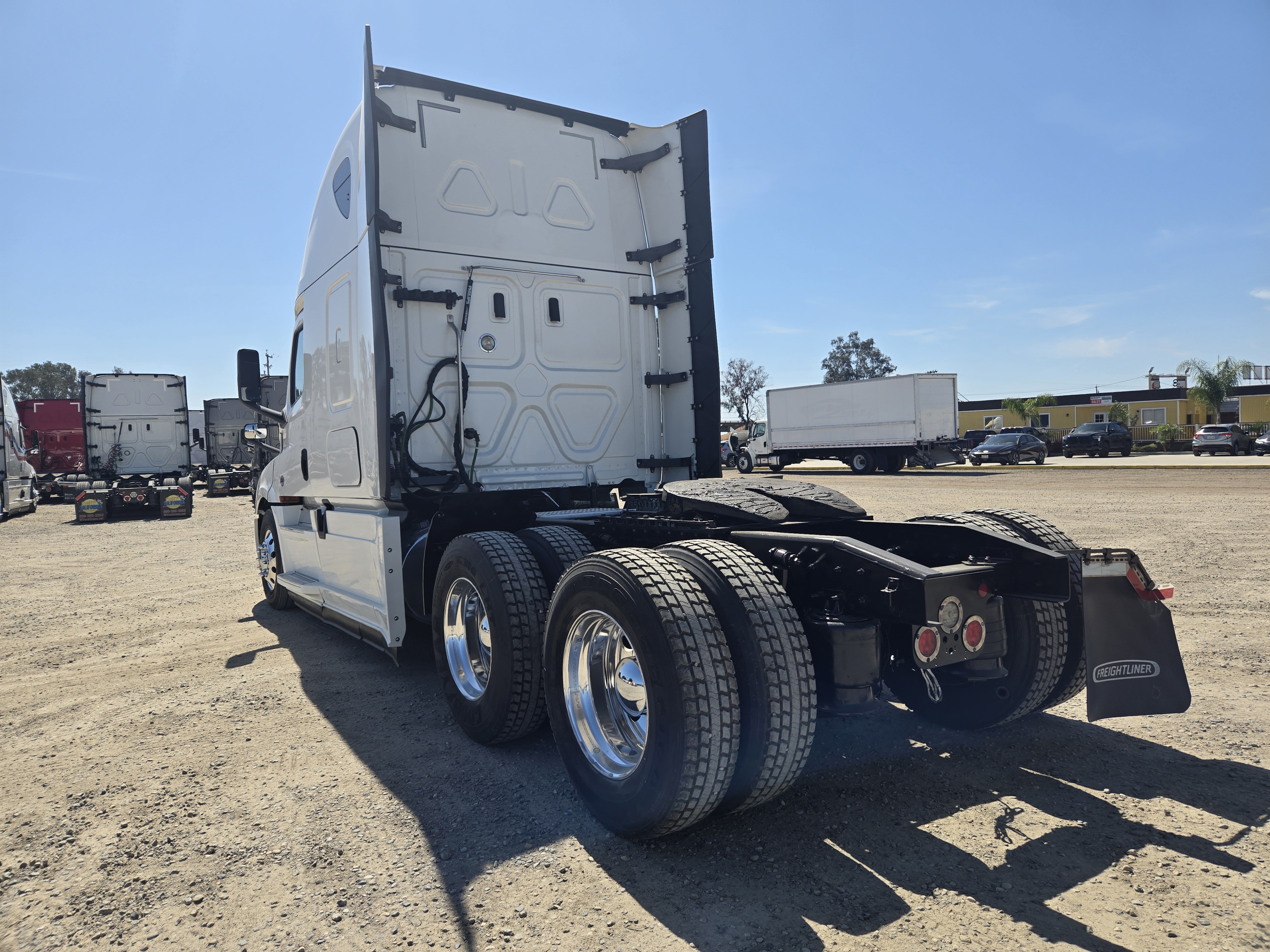 2020 FREIGHTLINER CASCADIA 126SLP - image 4