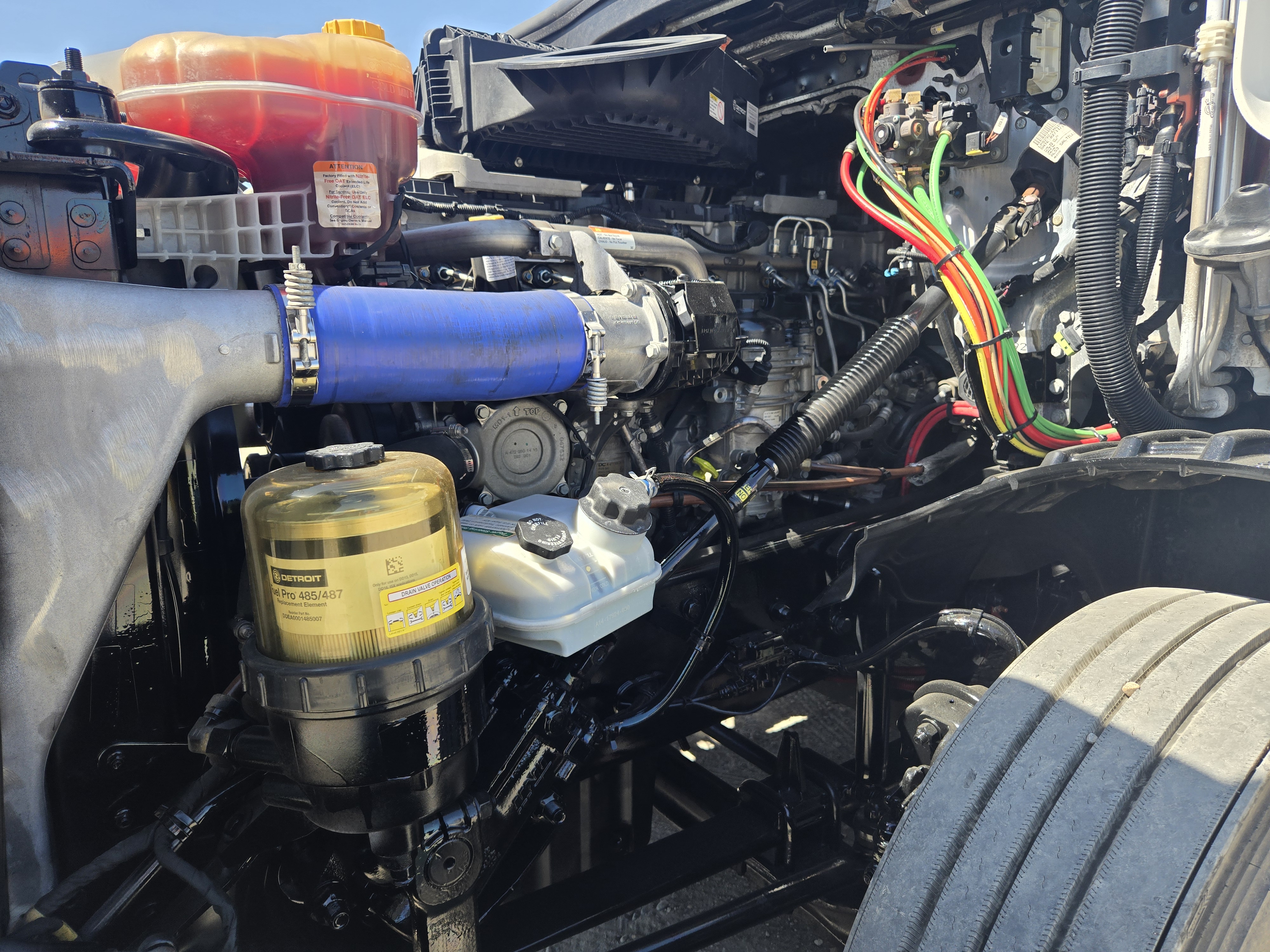 2020 FREIGHTLINER CASCADIA 126SLP - image 10