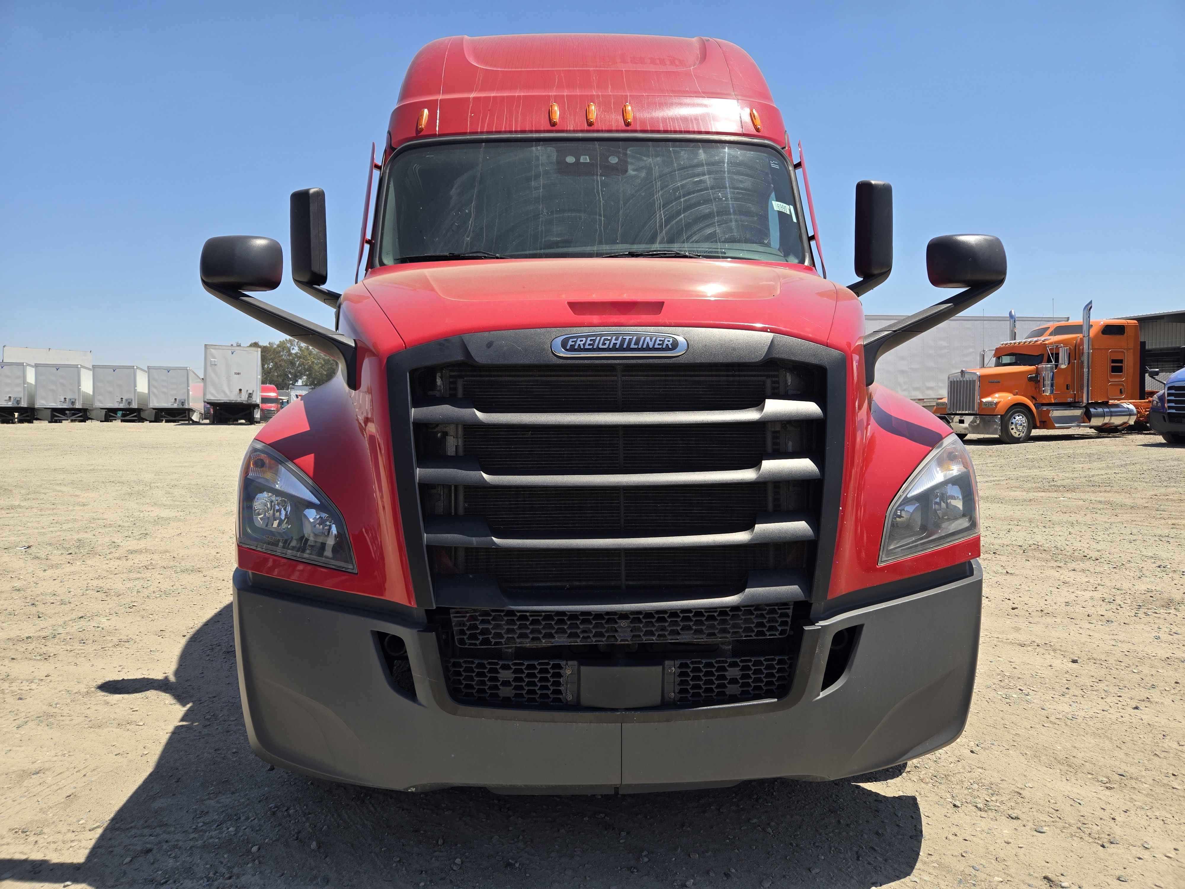 2022 FREIGHTLINER CASCADIA 126SLP - image 2