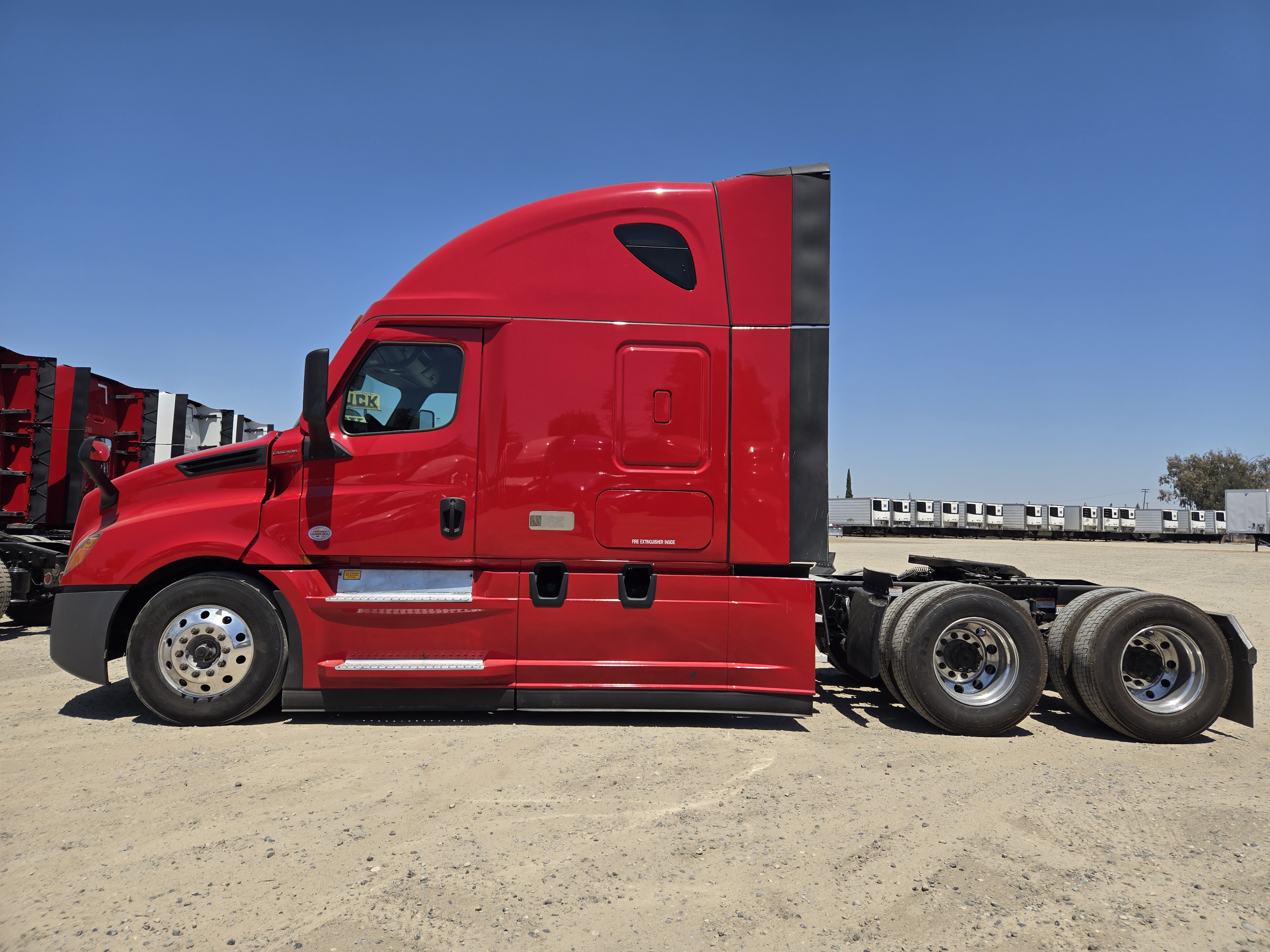2022 FREIGHTLINER CASCADIA 126SLP - image 3