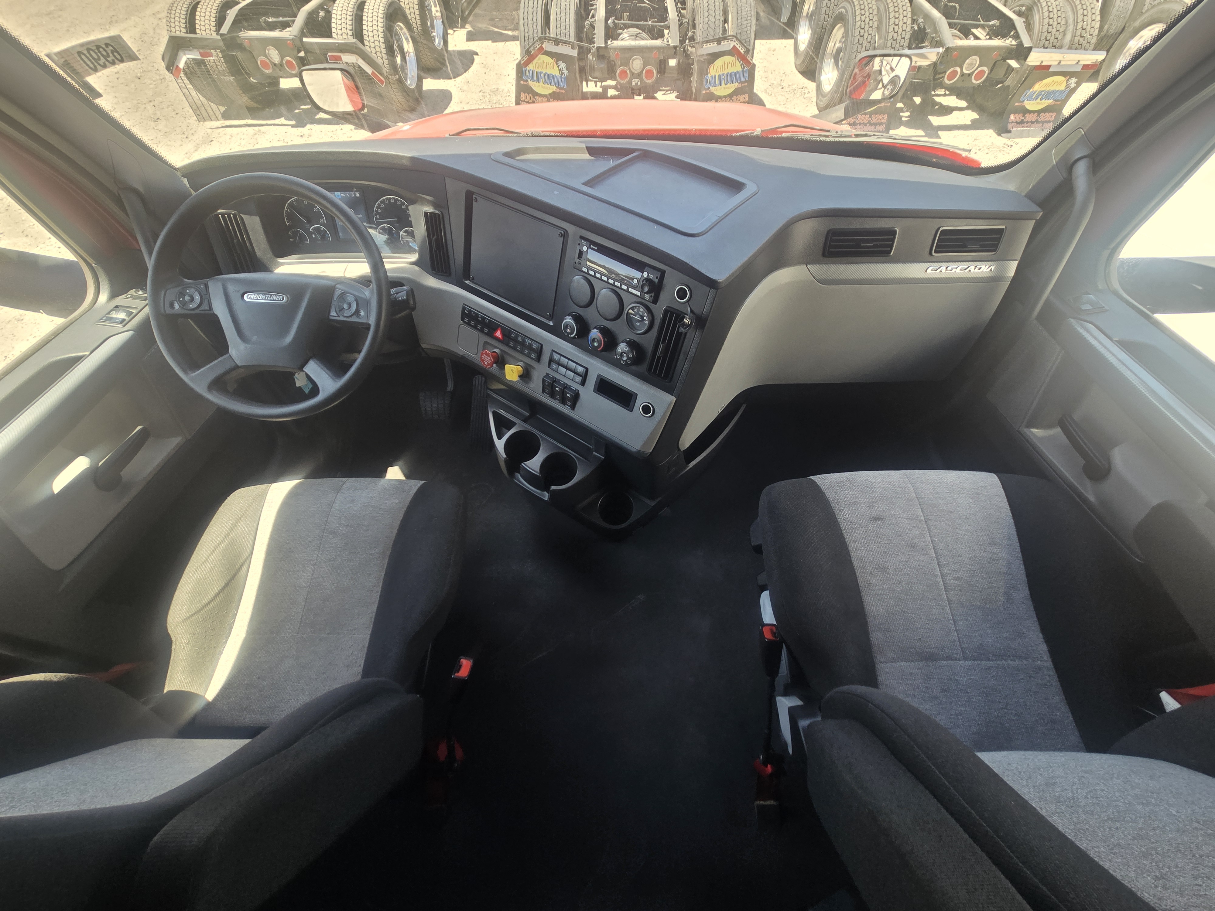 2022 FREIGHTLINER CASCADIA 126SLP - image 18