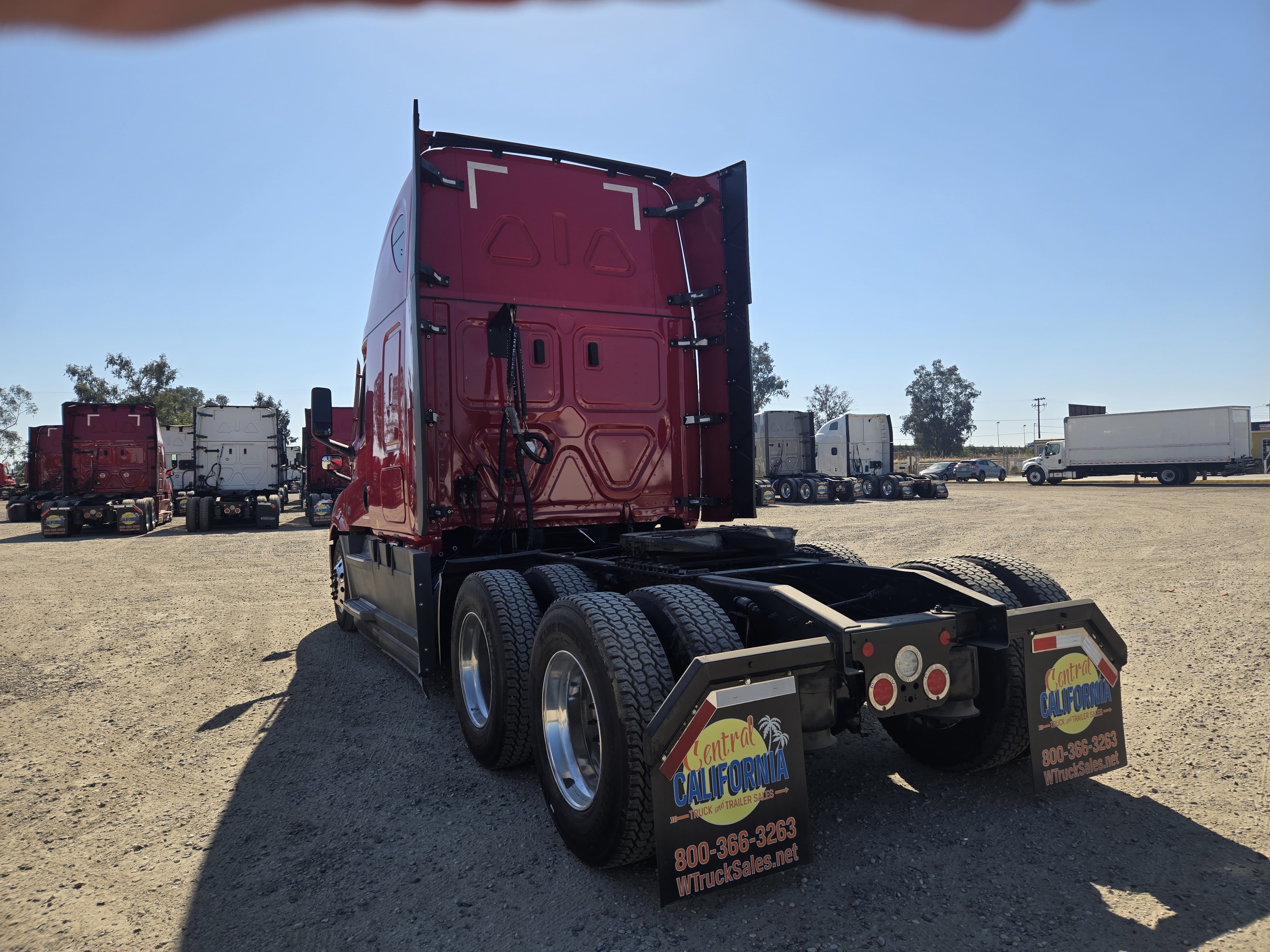 2021 FREIGHTLINER CASCADIA 126SLP - image 4