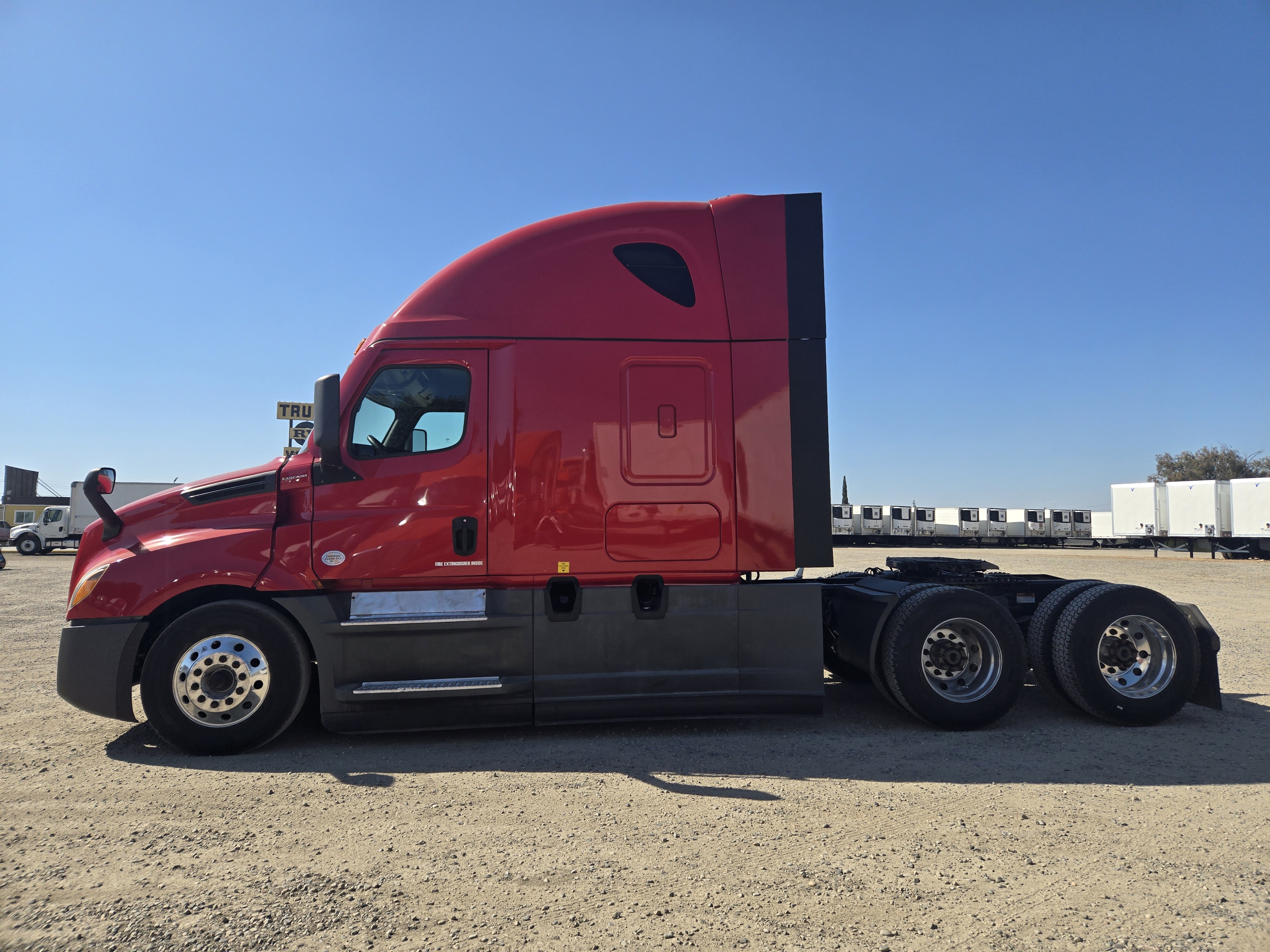 2021 FREIGHTLINER CASCADIA 126SLP - image 3