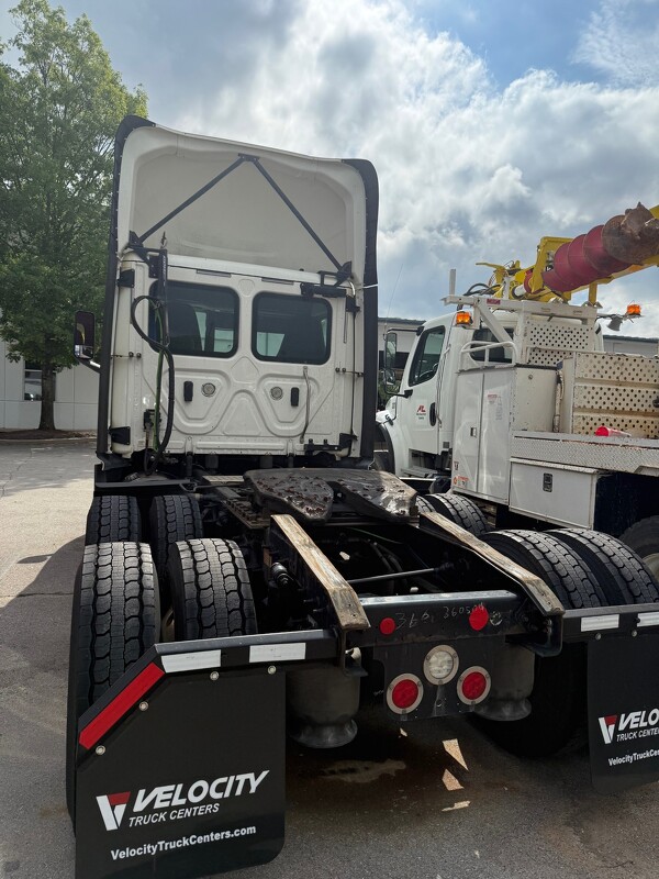 FREIGHTLINER CASCADIA 126DC 2021