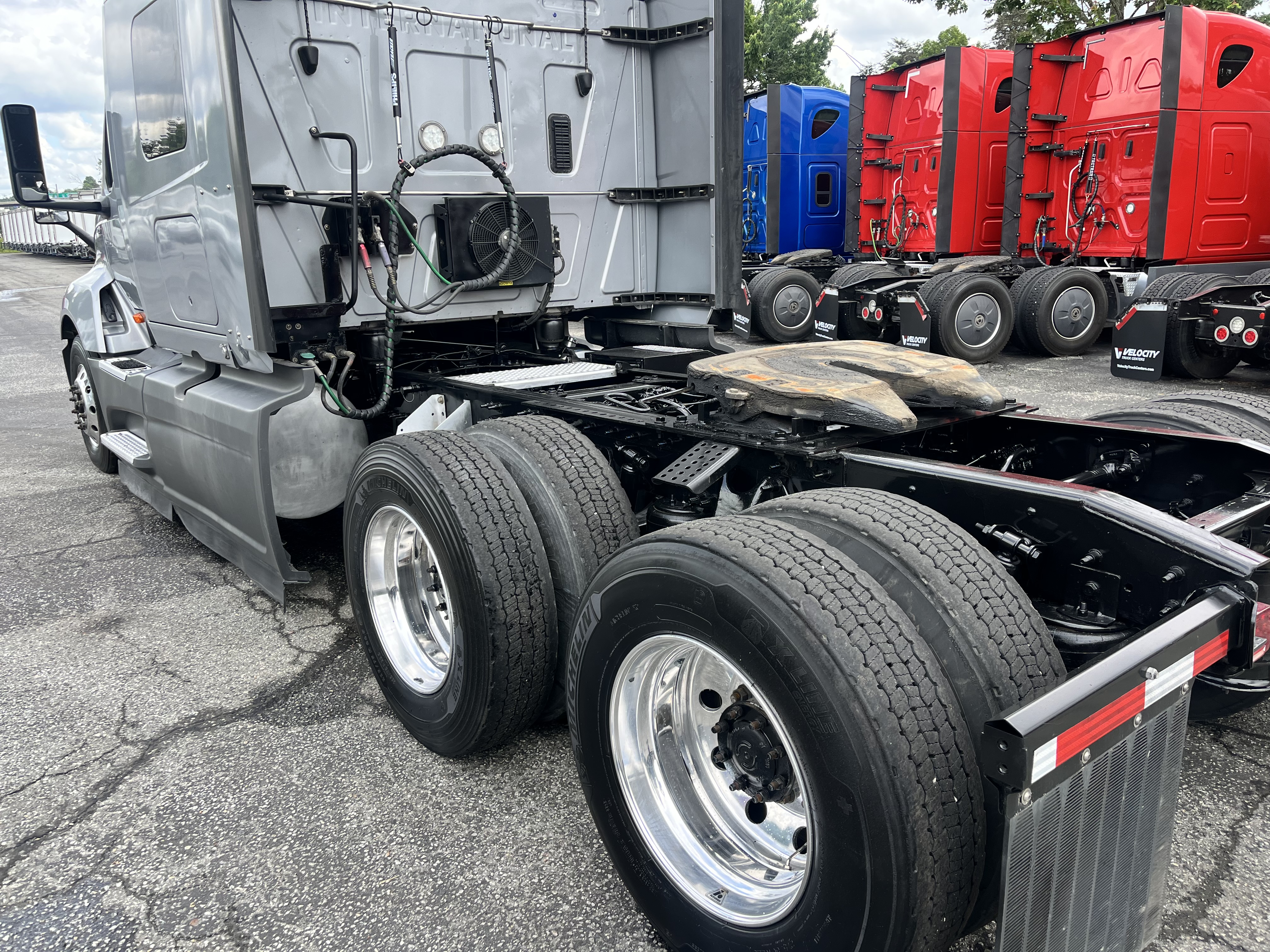 2022 INTERNATIONAL LT625 - image 3