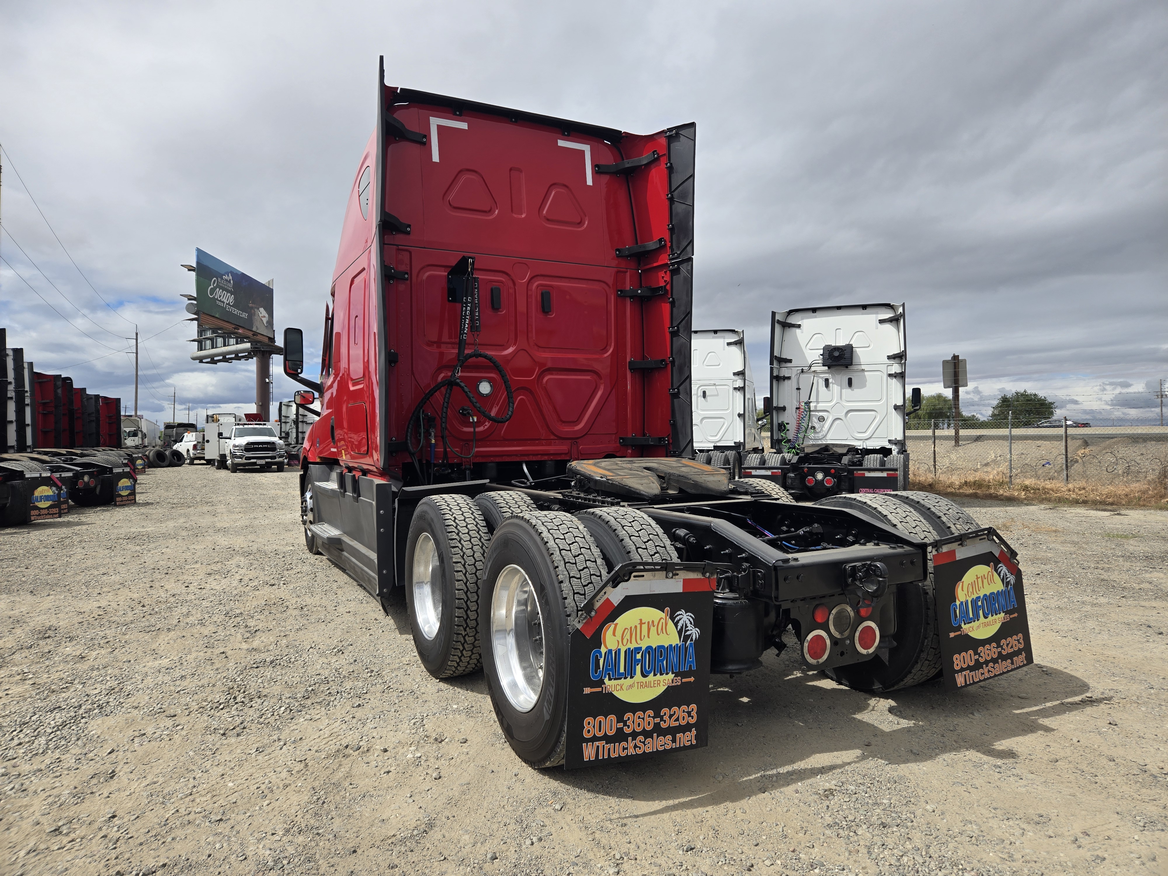 2023 FREIGHTLINER CASCADIA 126SLP - image 4