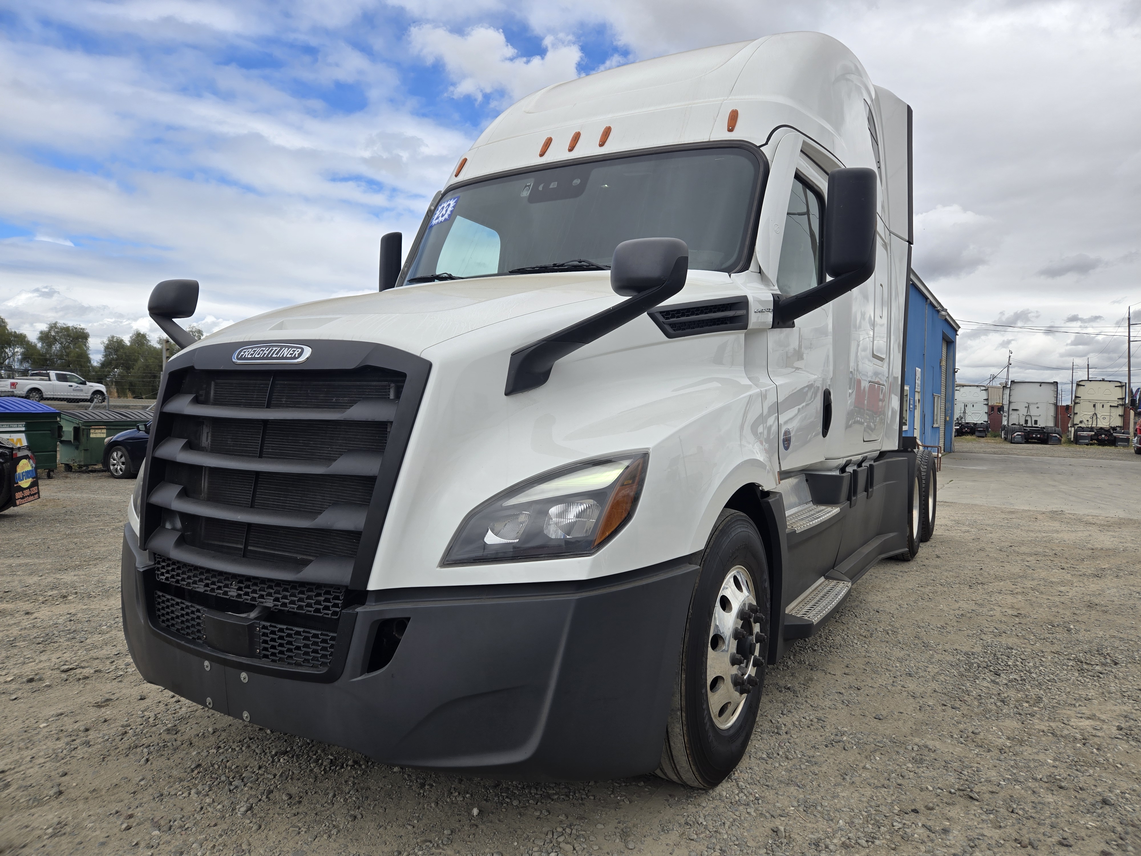 2023 FREIGHTLINER CASCADIA 126SLP - image 1